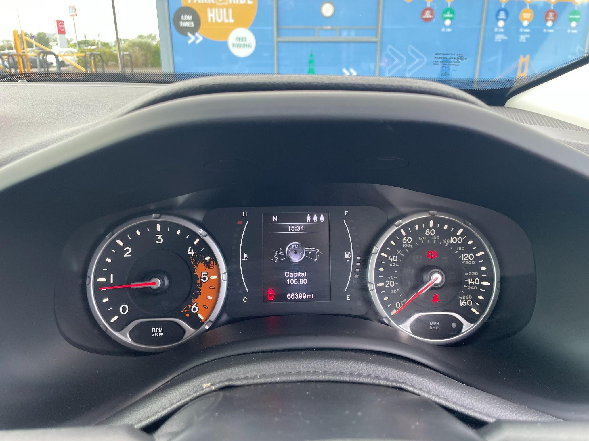 Jeep Renegade Image 17
