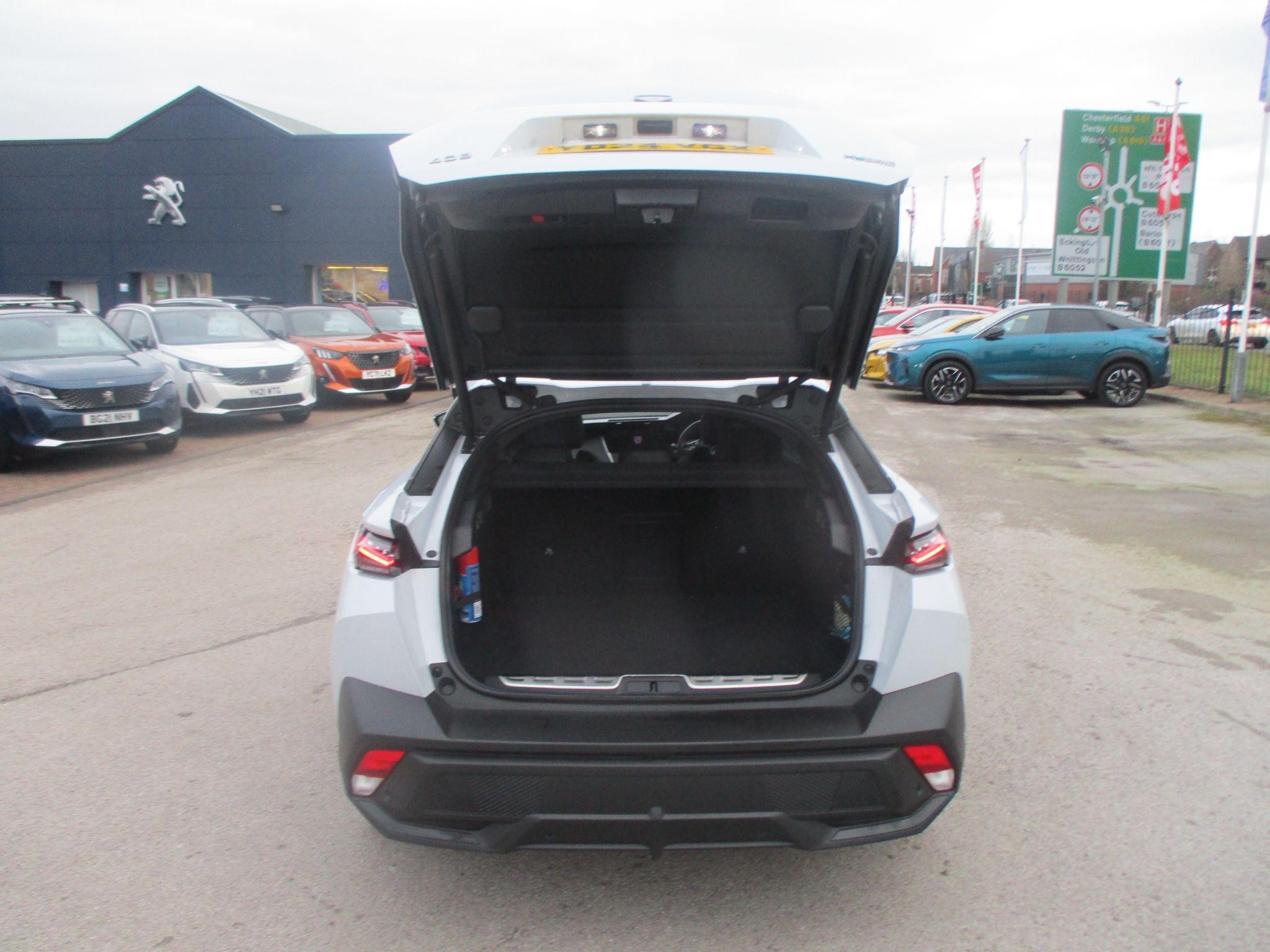 Peugeot 408 Image 11