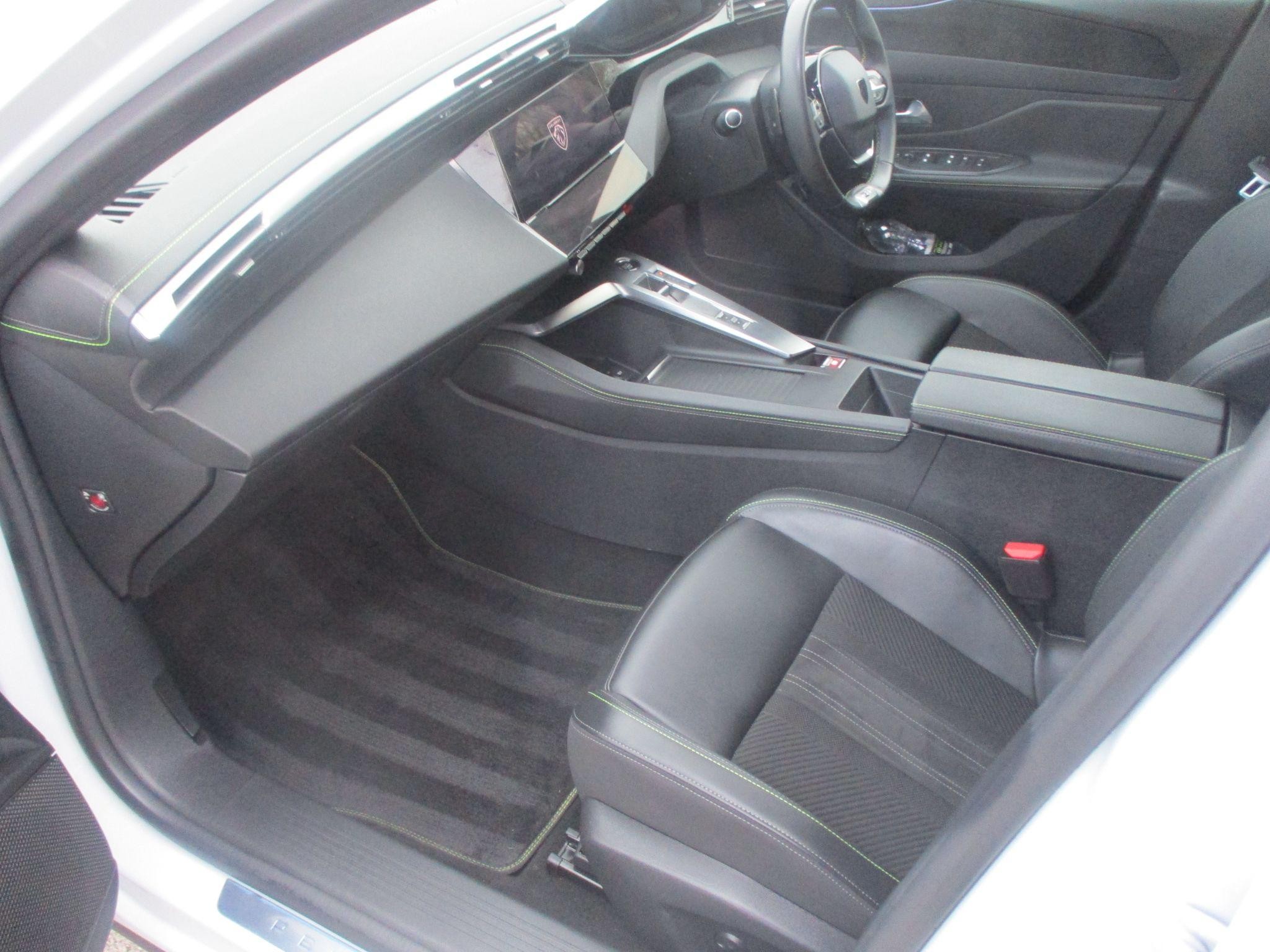 Peugeot 408 Image 16