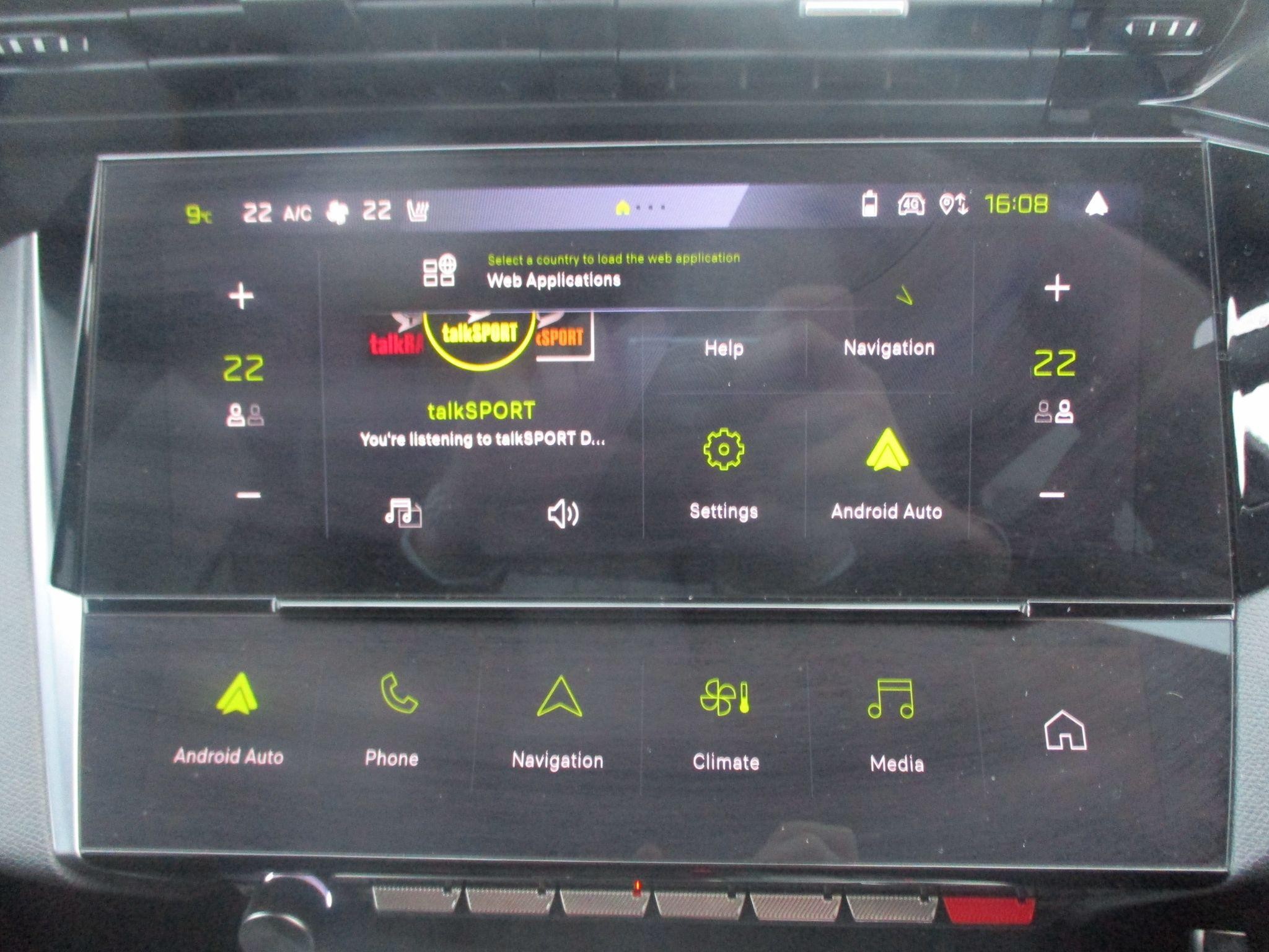 Peugeot 408 Image 32