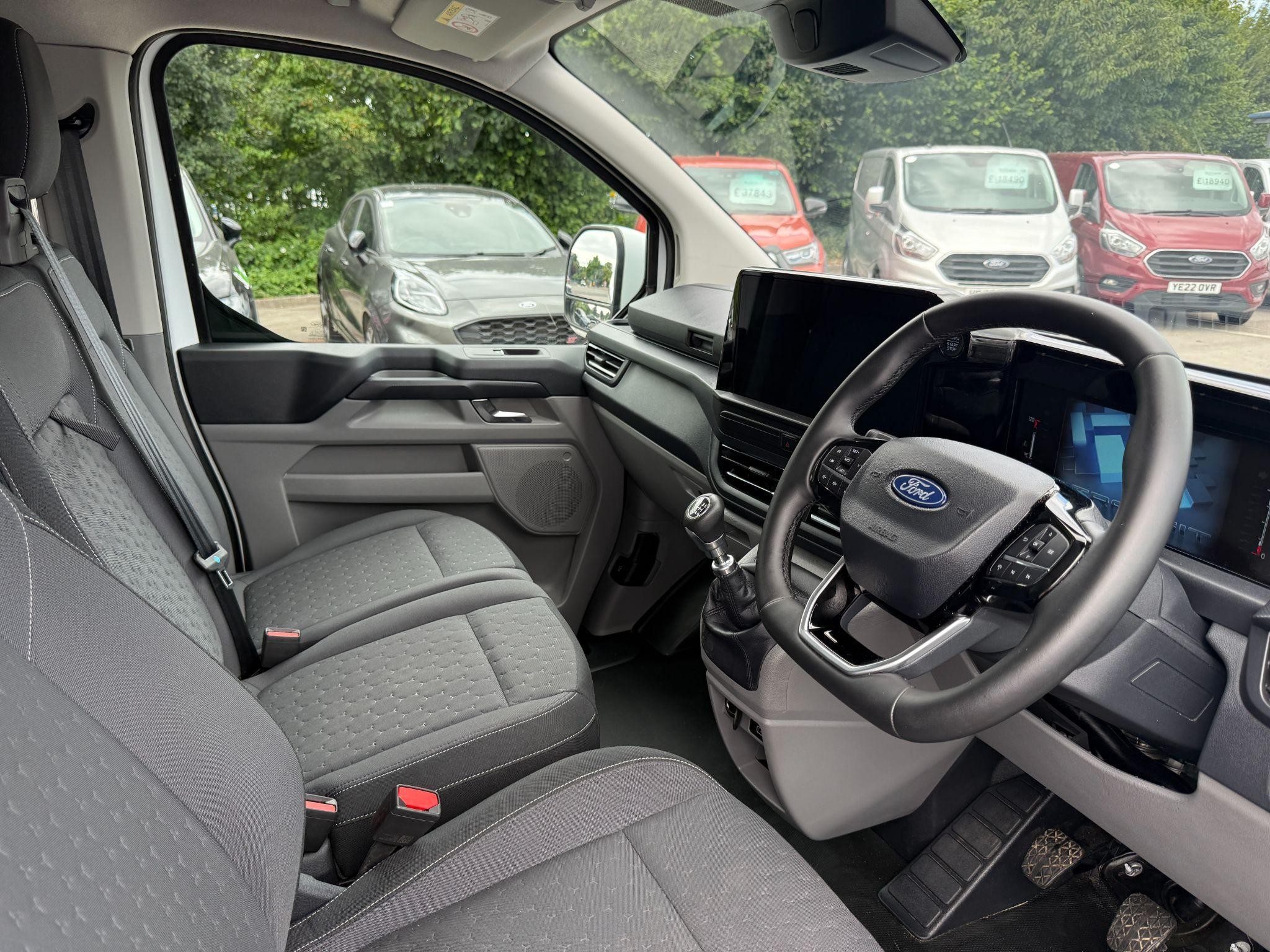 Ford Transit Custom Image 9