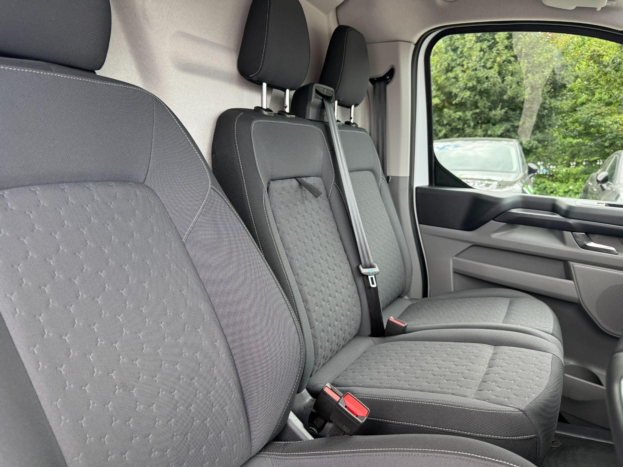 Ford Transit Custom Image 10