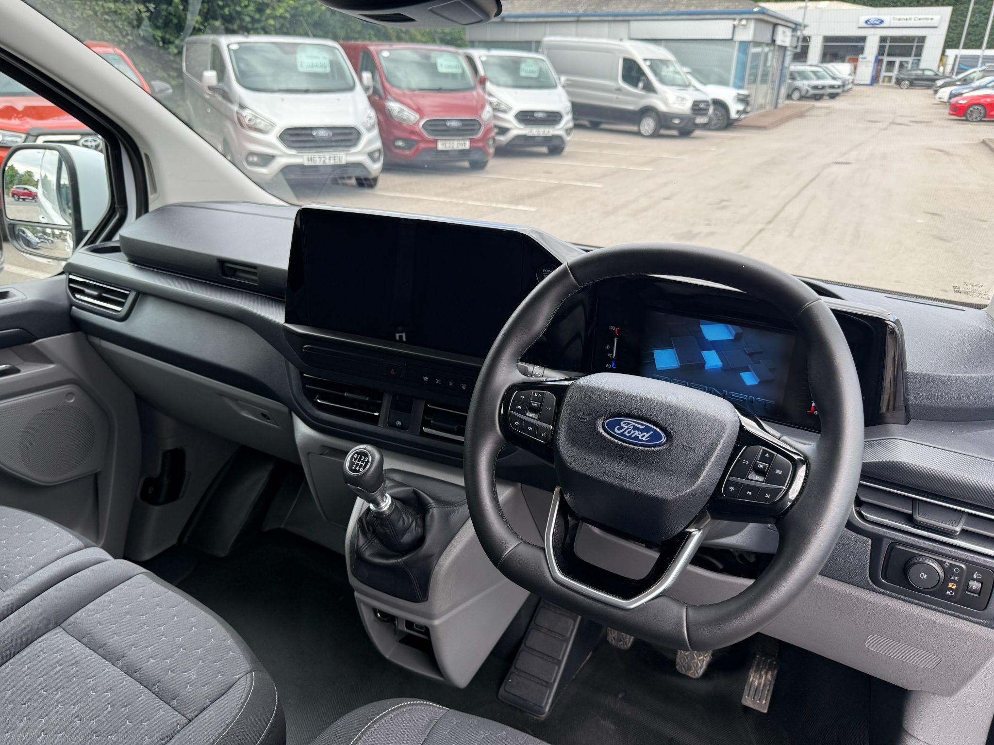 Ford Transit Custom Image 15