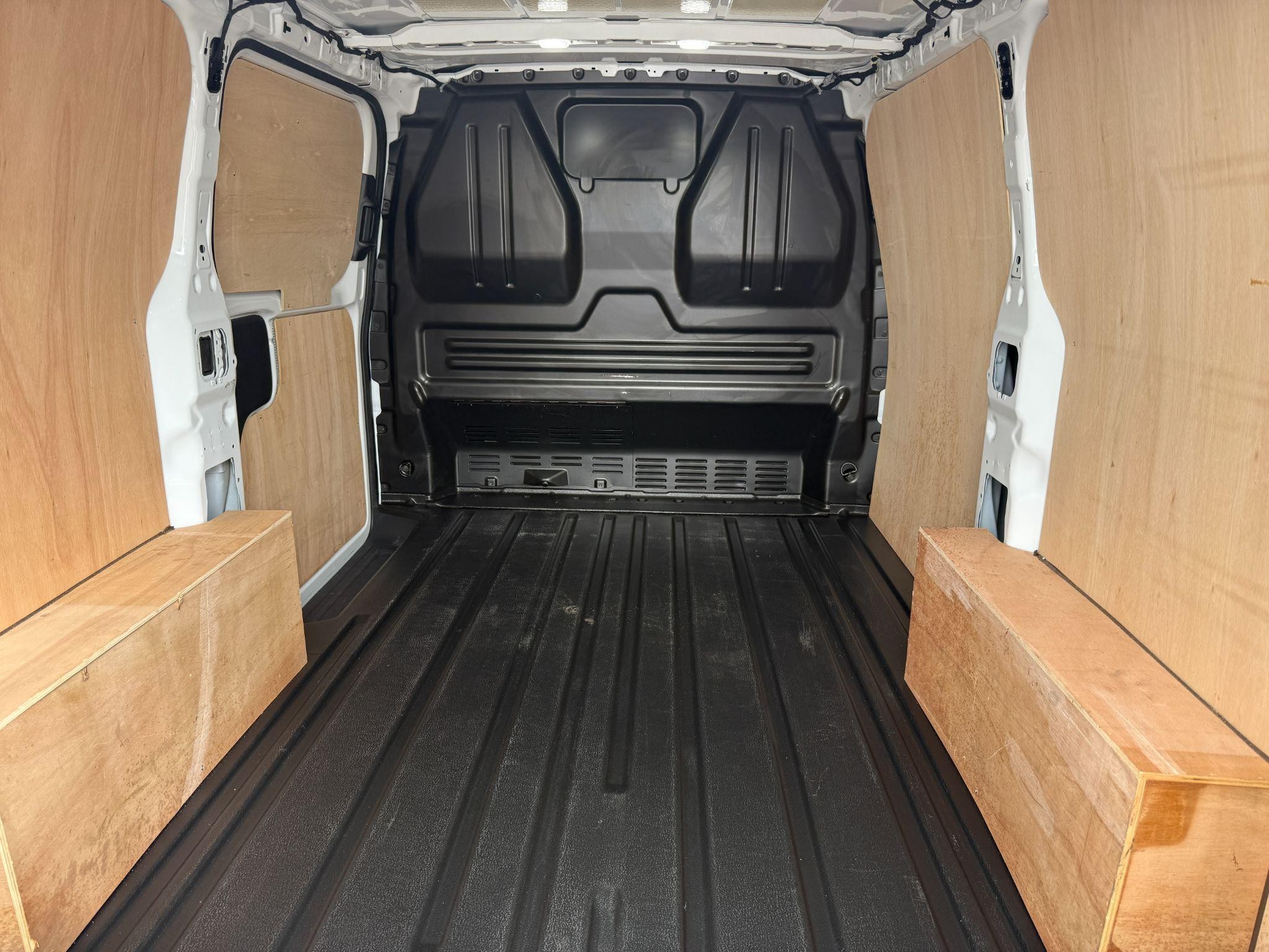 Ford Transit Custom Image 22