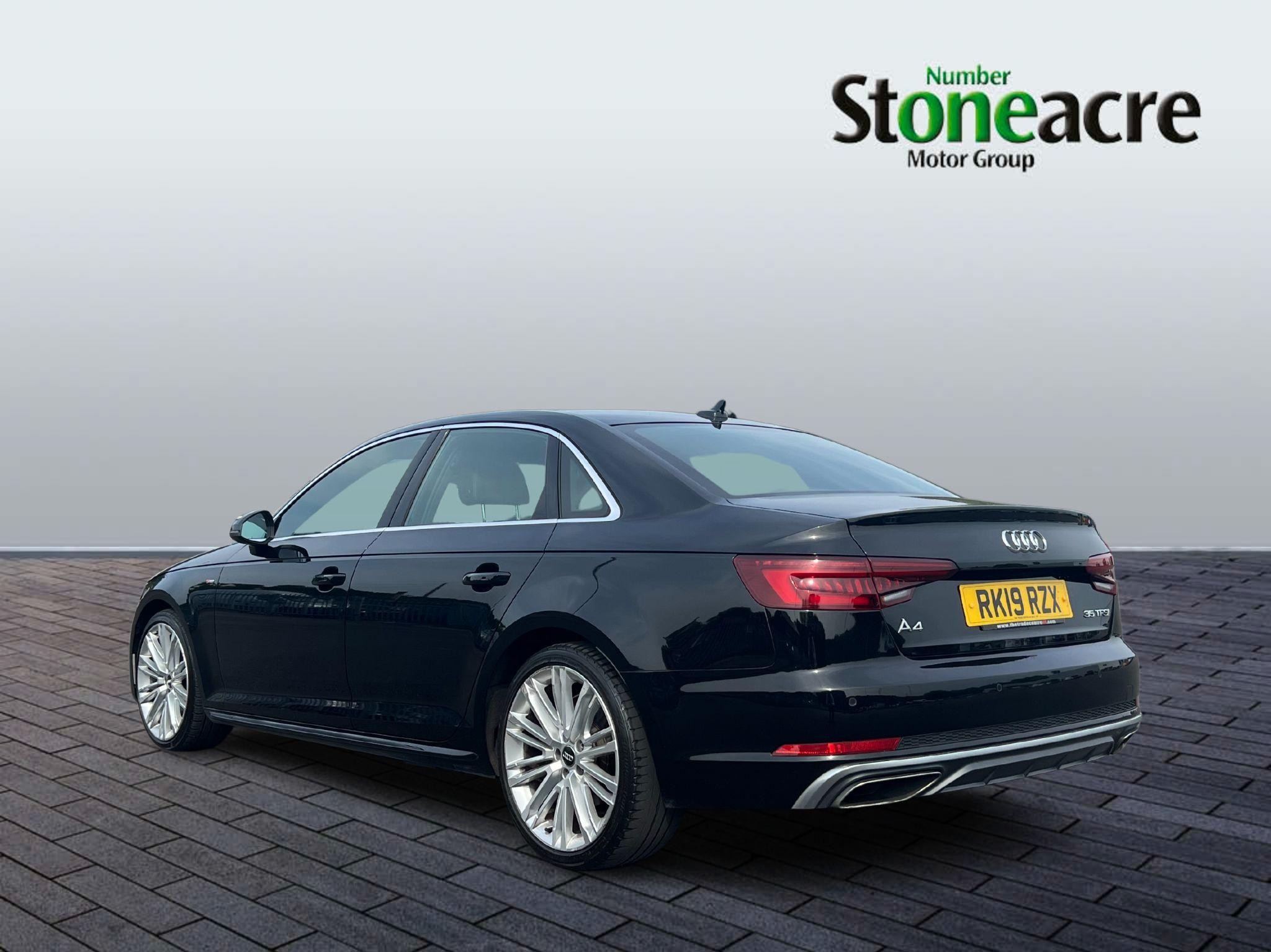 Audi A4 Image 5