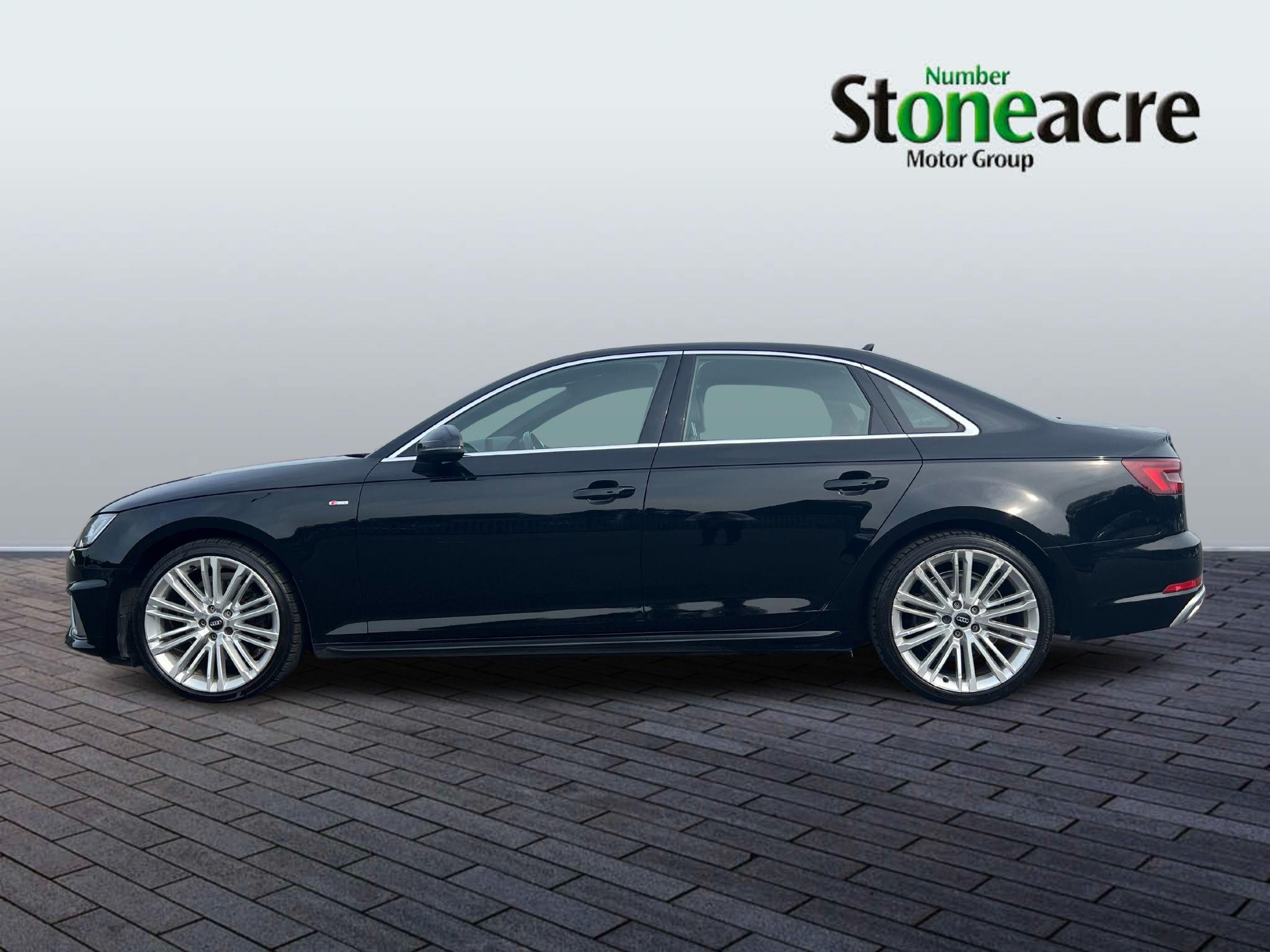 Audi A4 Image 6