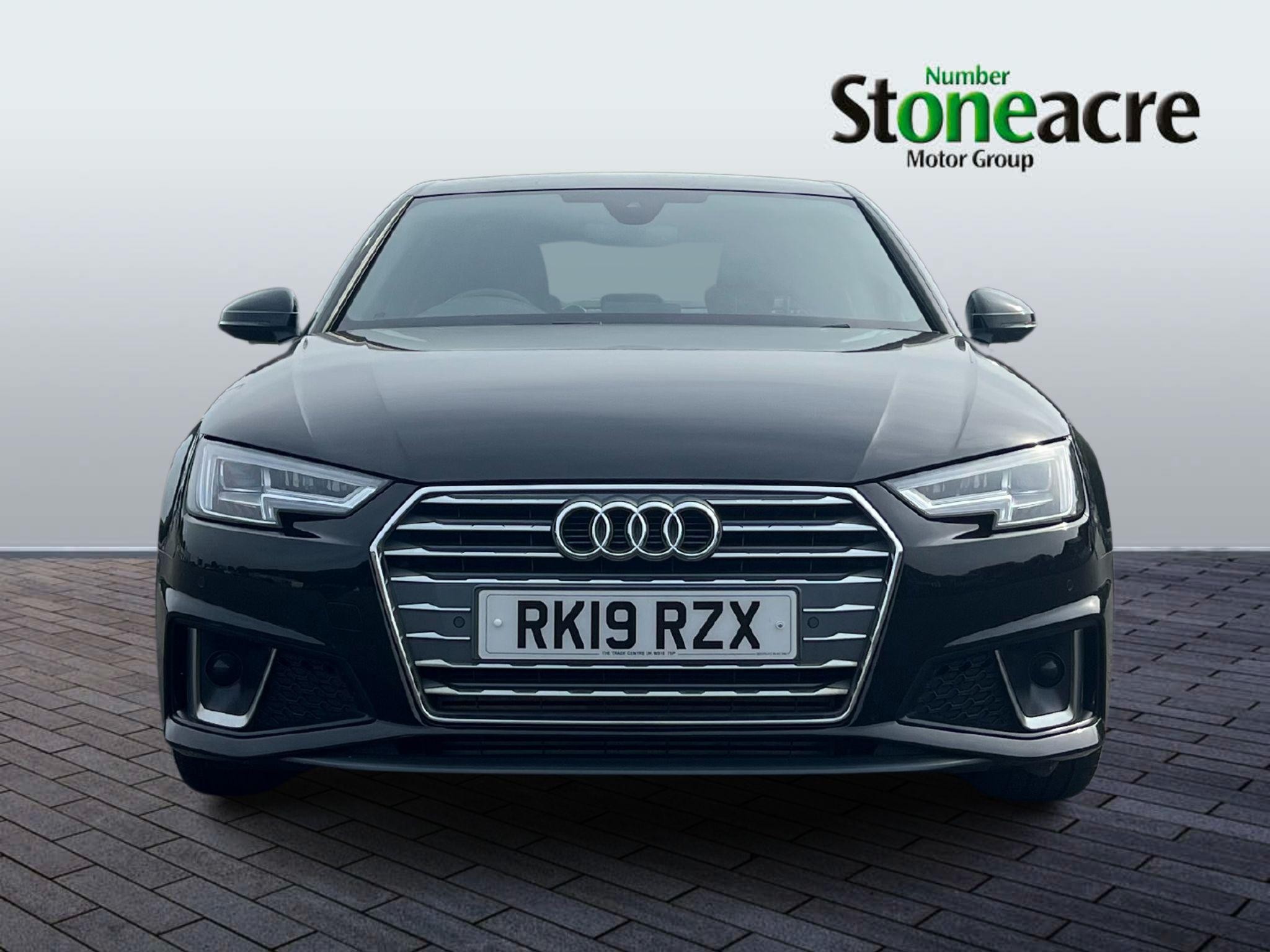Audi A4 Image 8