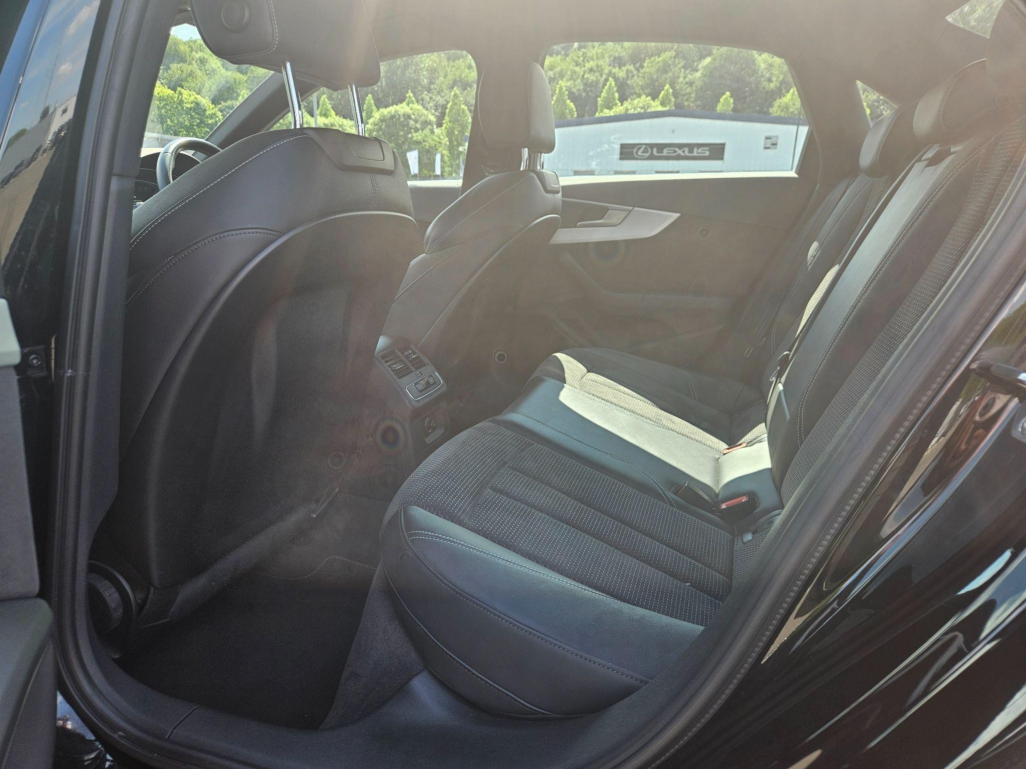 Audi A4 Image 15