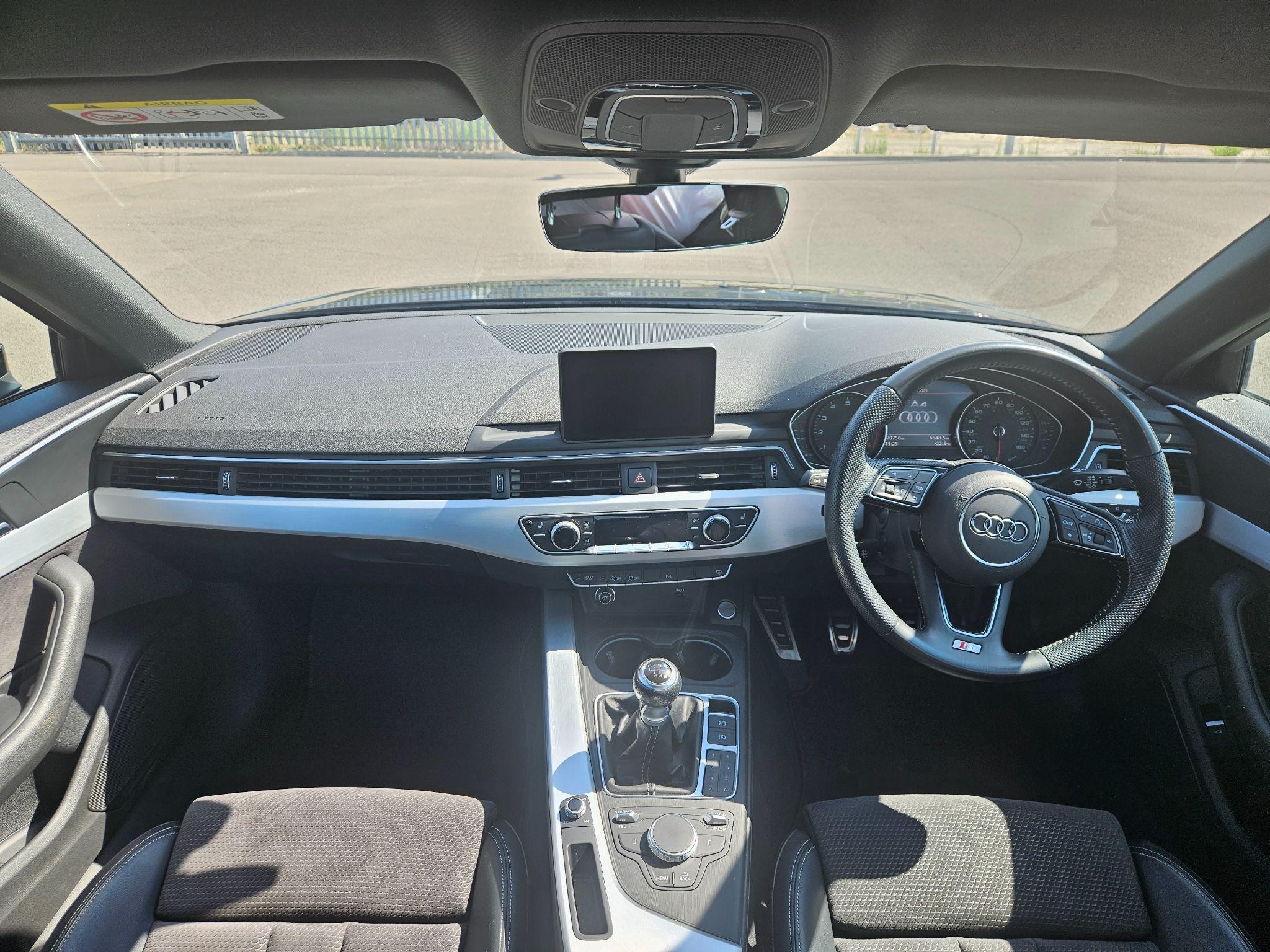 Audi A4 Image 21