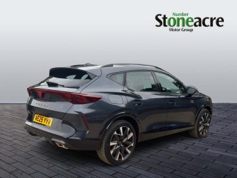 CUPRA Formentor 1.5 eHybrid 25.8kWh V2 DSG Euro 6 (s/s) 5dr AE25YYV Image 3