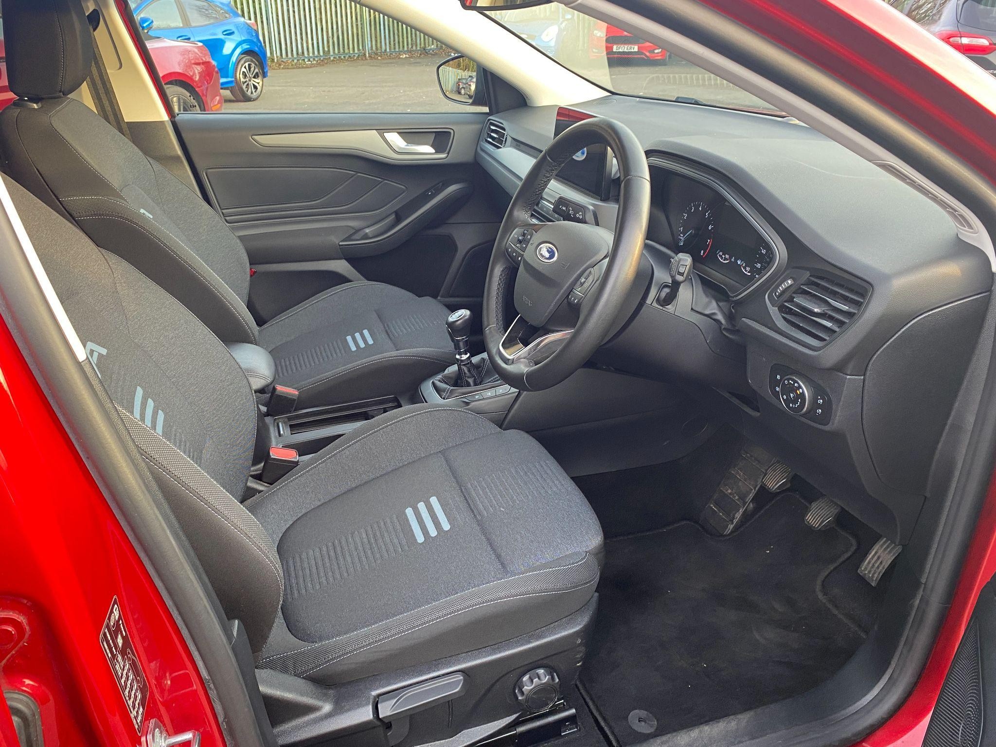 Ford Focus Image 13