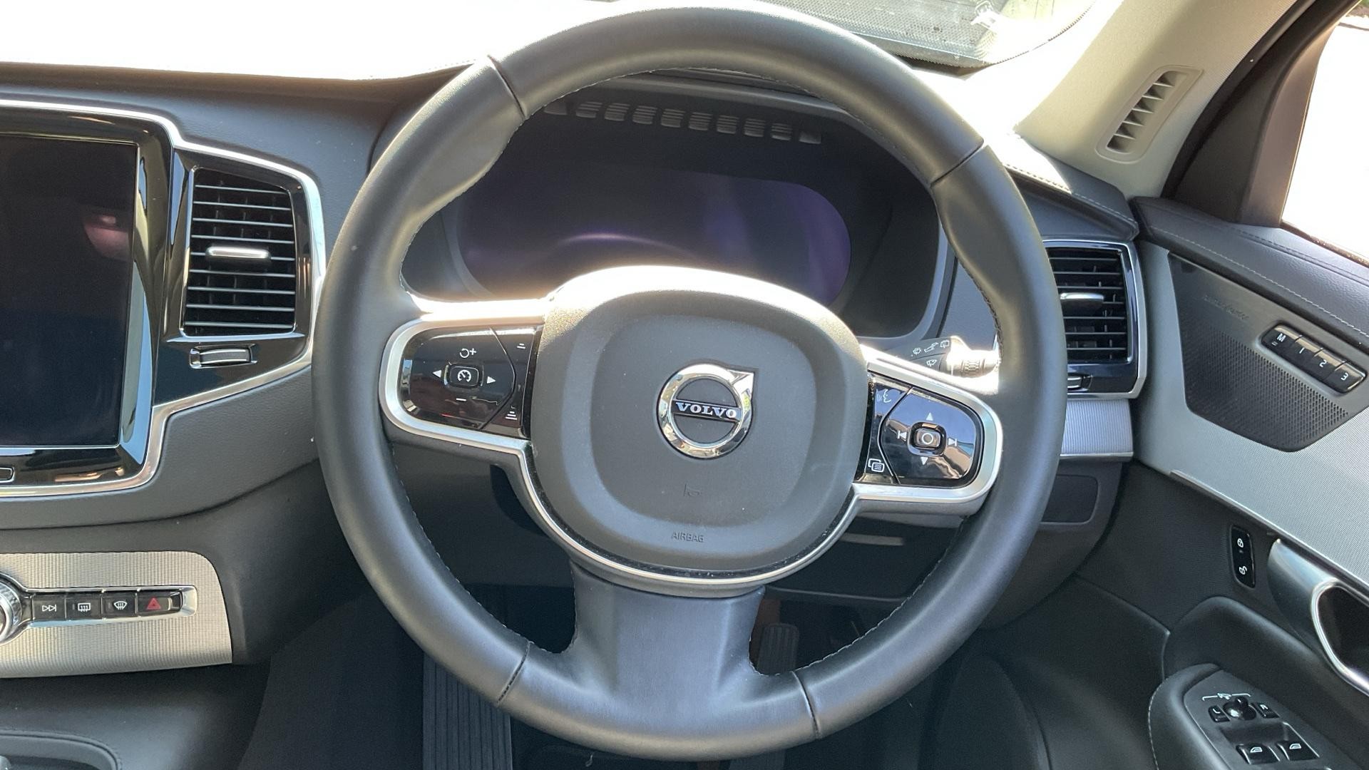 Volvo XC90 Image 11