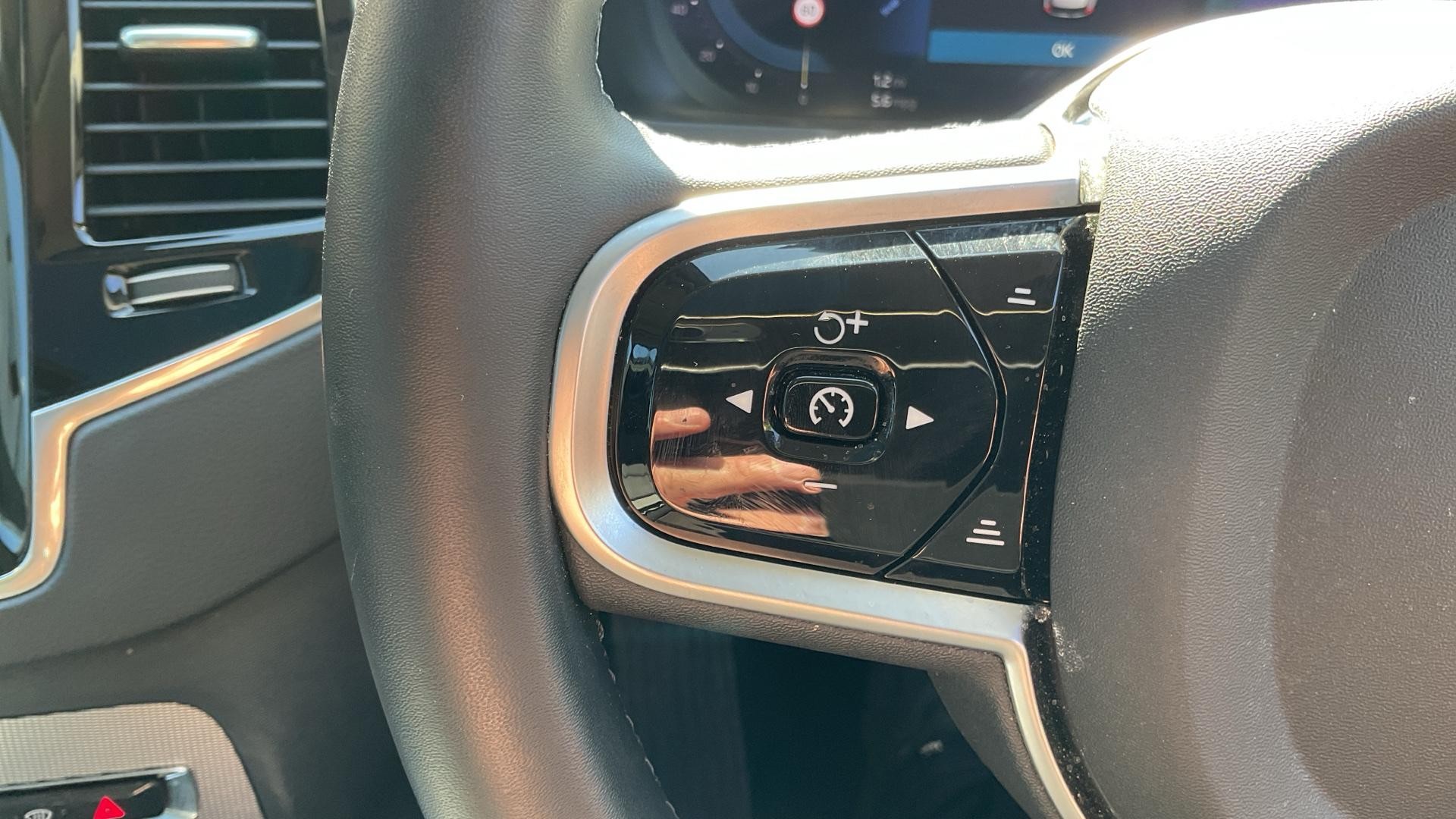 Volvo XC90 Image 21