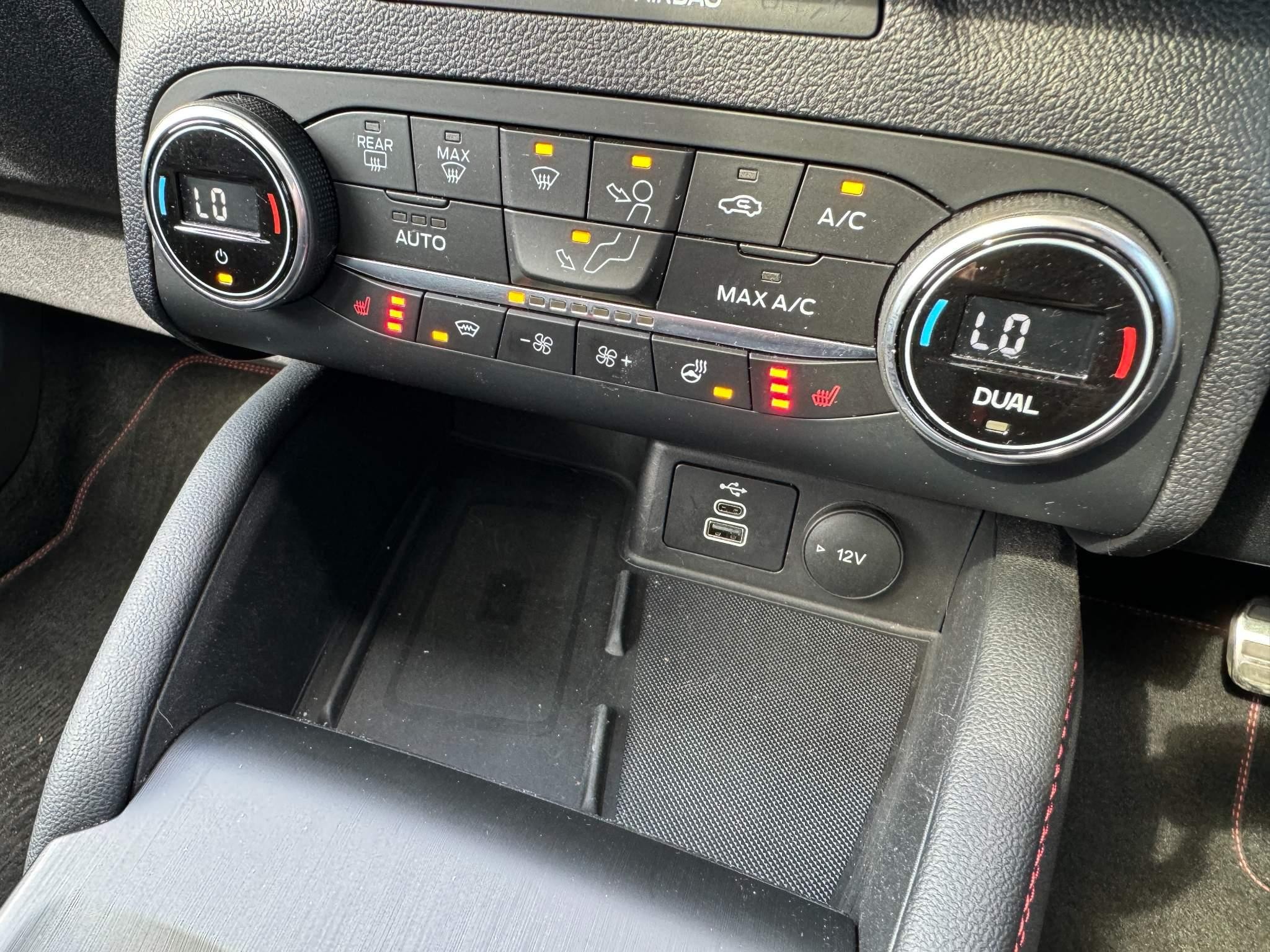 Ford Kuga Image 28