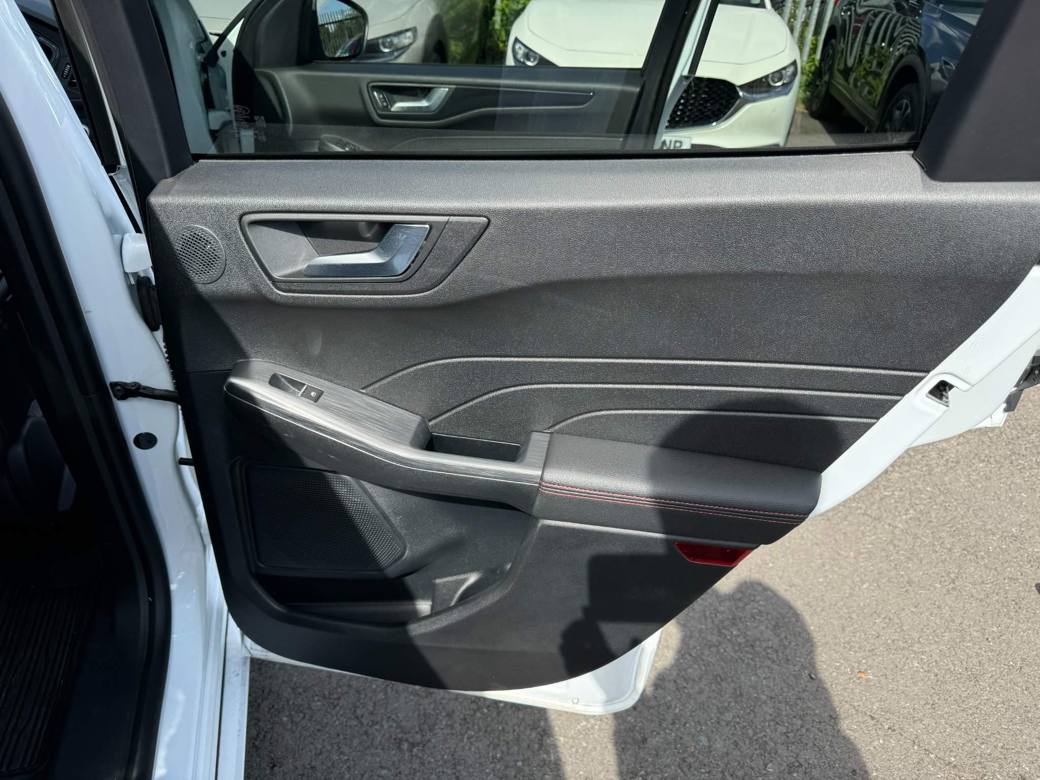 Ford Kuga Image 42
