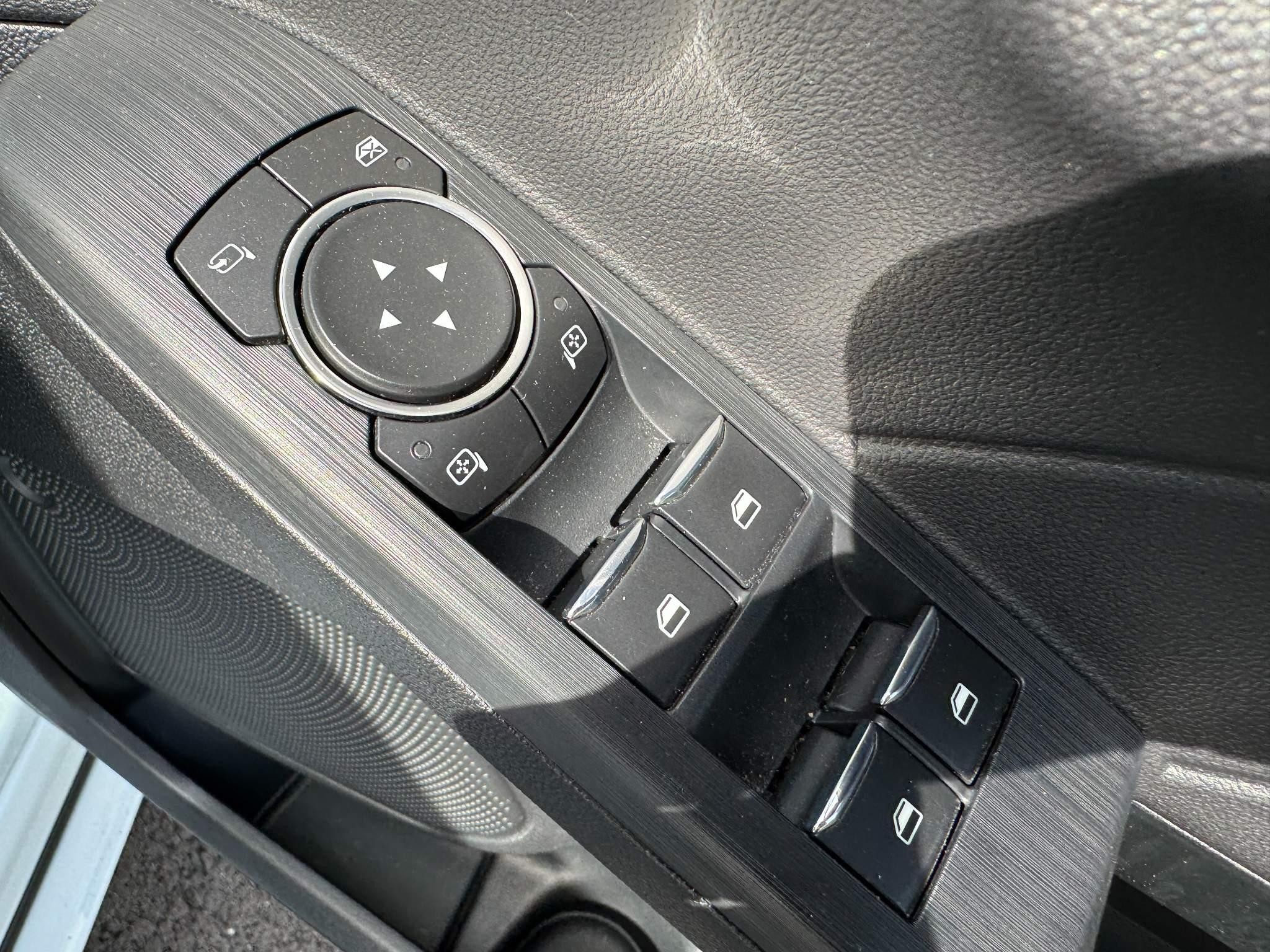 Ford Kuga Image 43