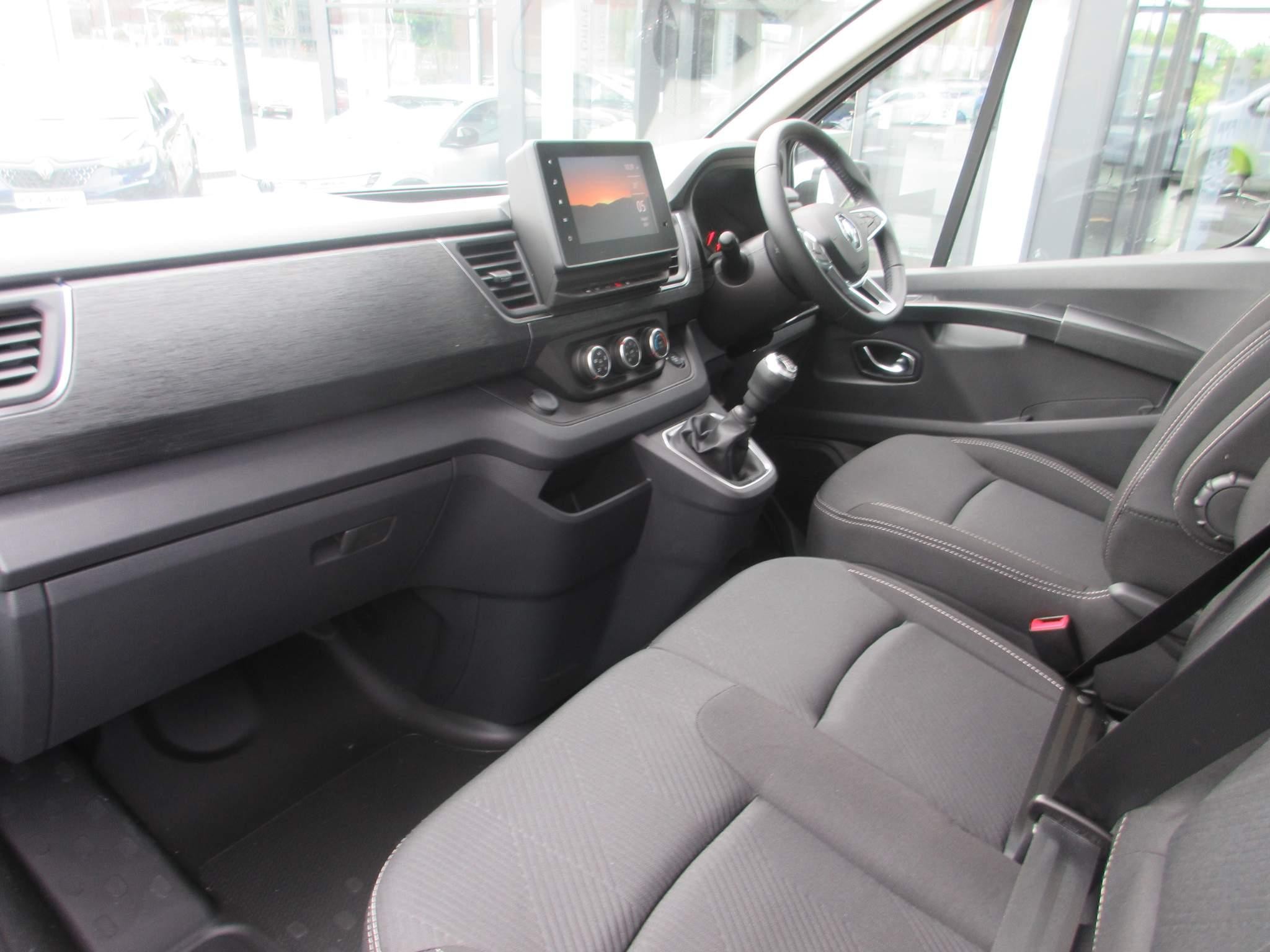 Renault Trafic Image 13