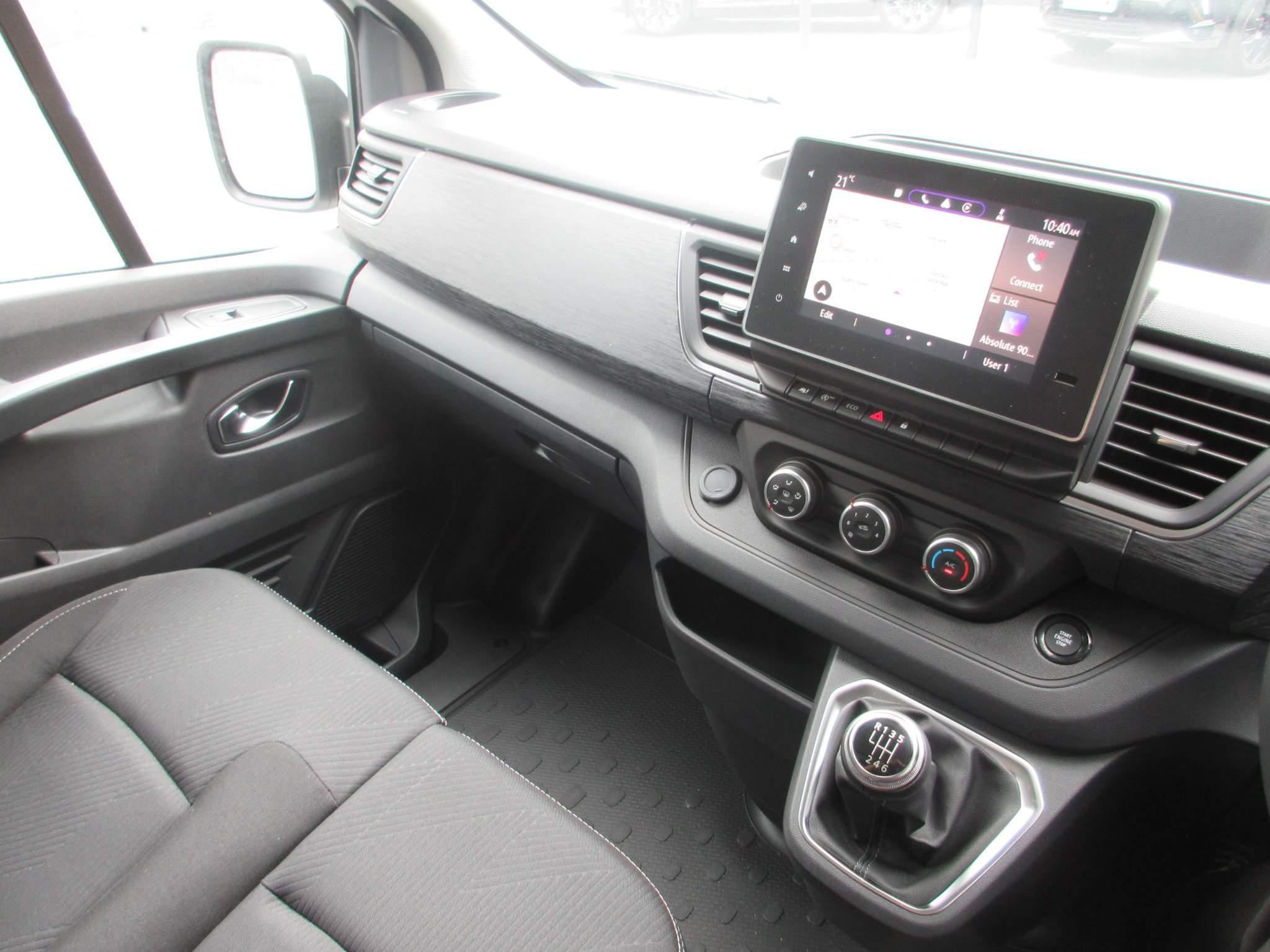 Renault Trafic Image 18