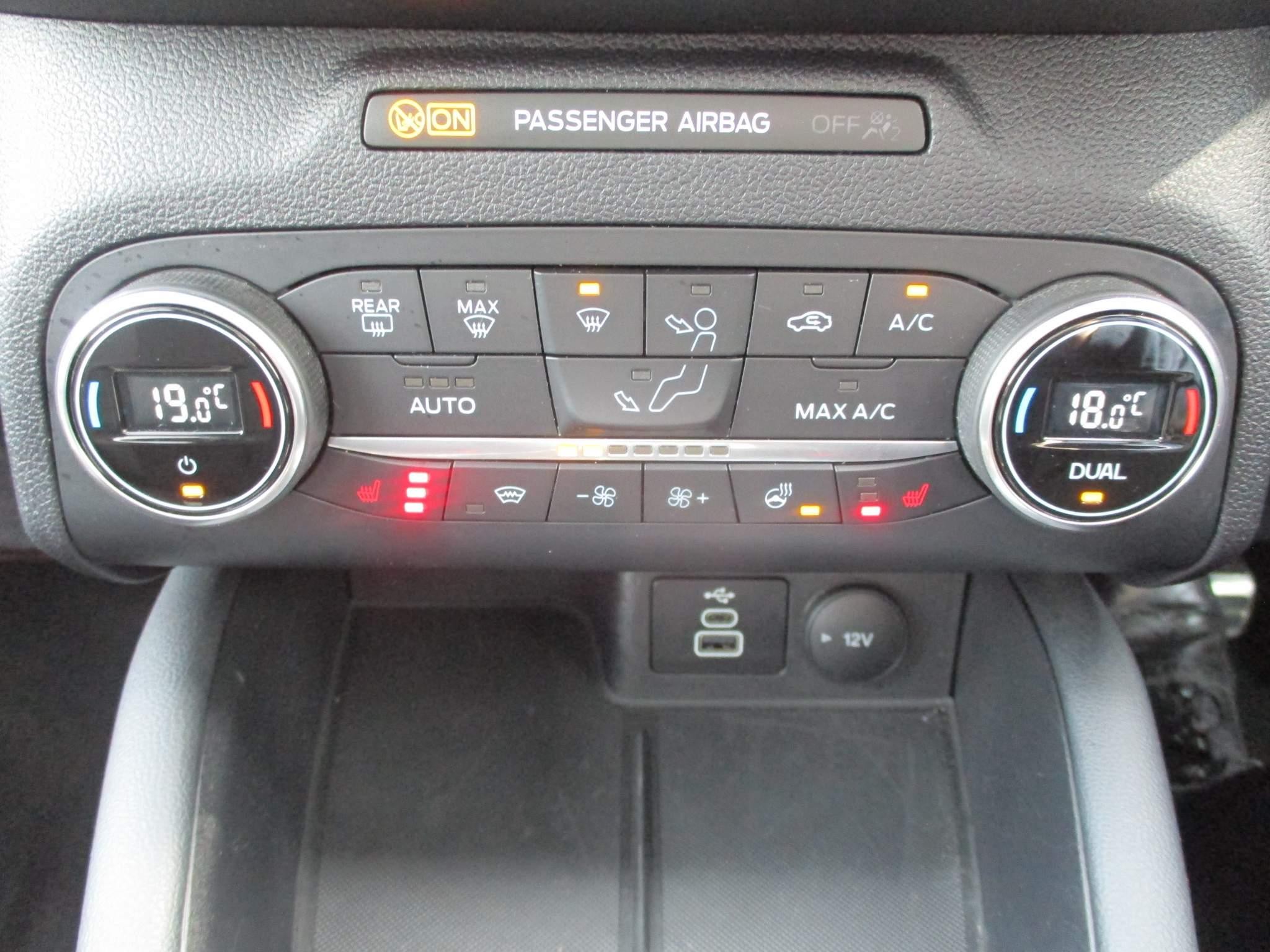 Ford Kuga Image 21