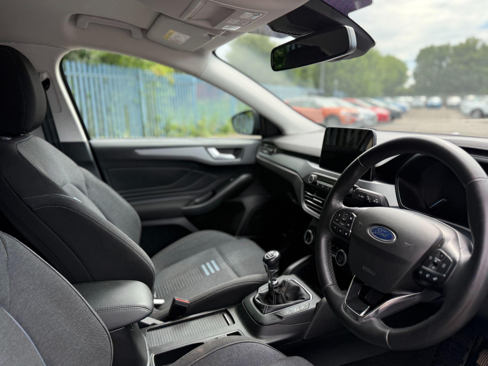 Ford Focus Image 10