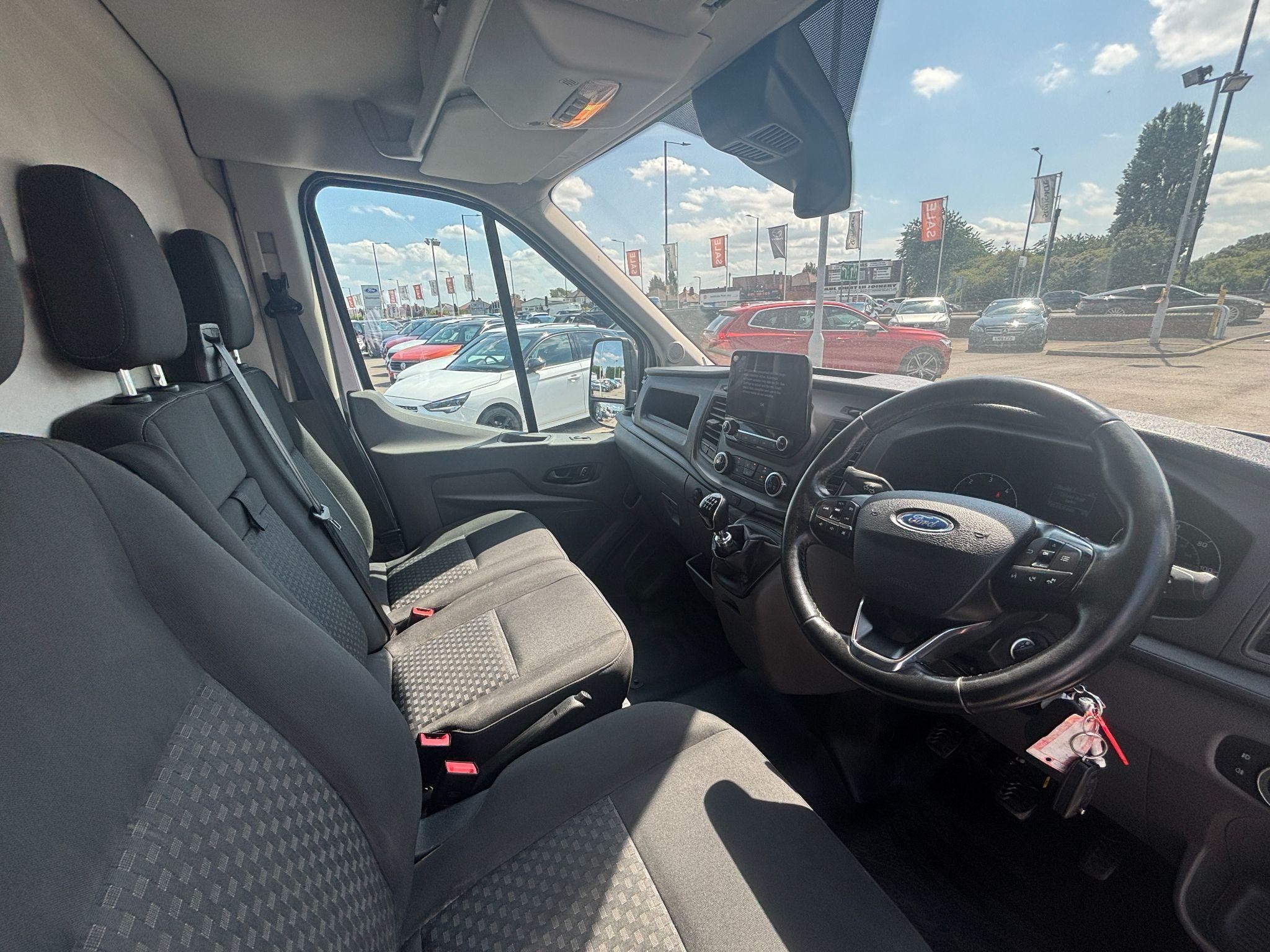 Ford Transit Image 9