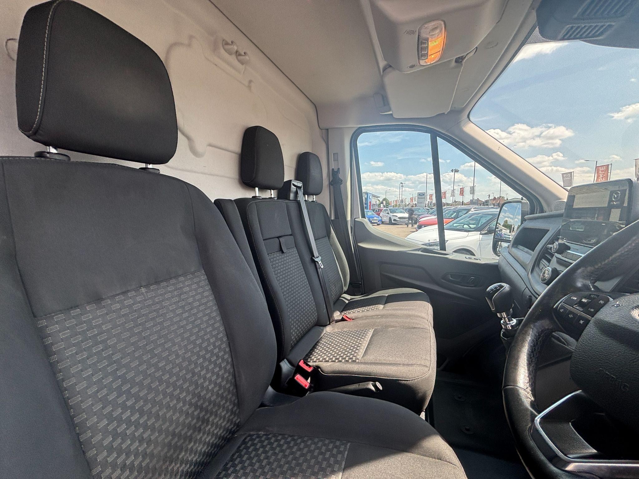 Ford Transit Image 10