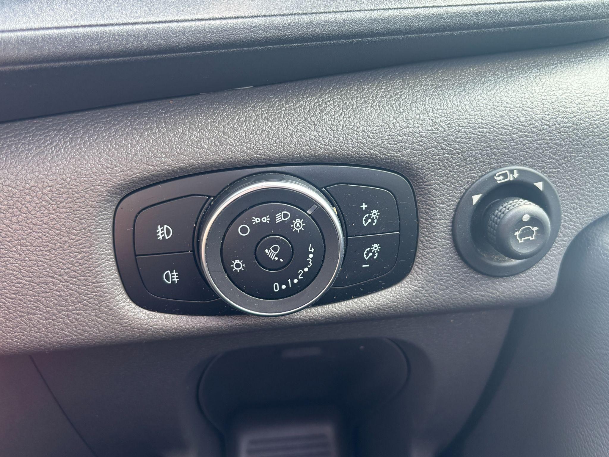 Ford Transit Image 12