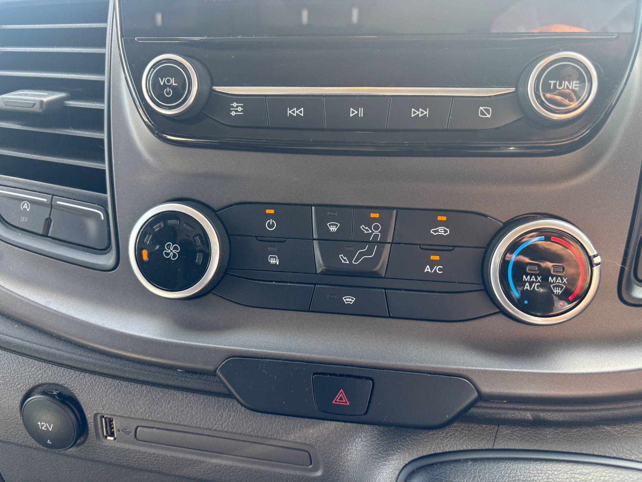 Ford Transit Image 25