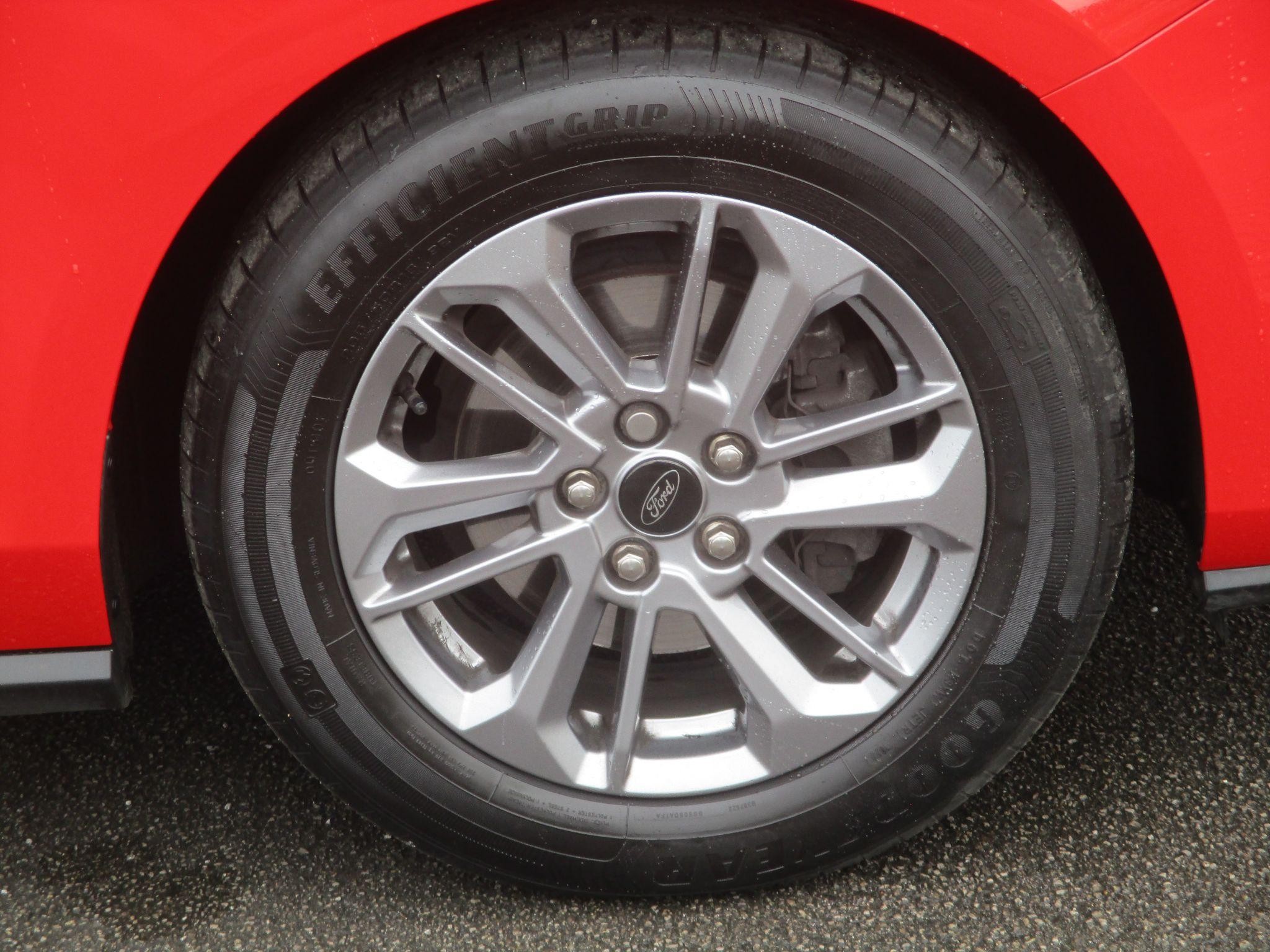 Ford Focus Image 9