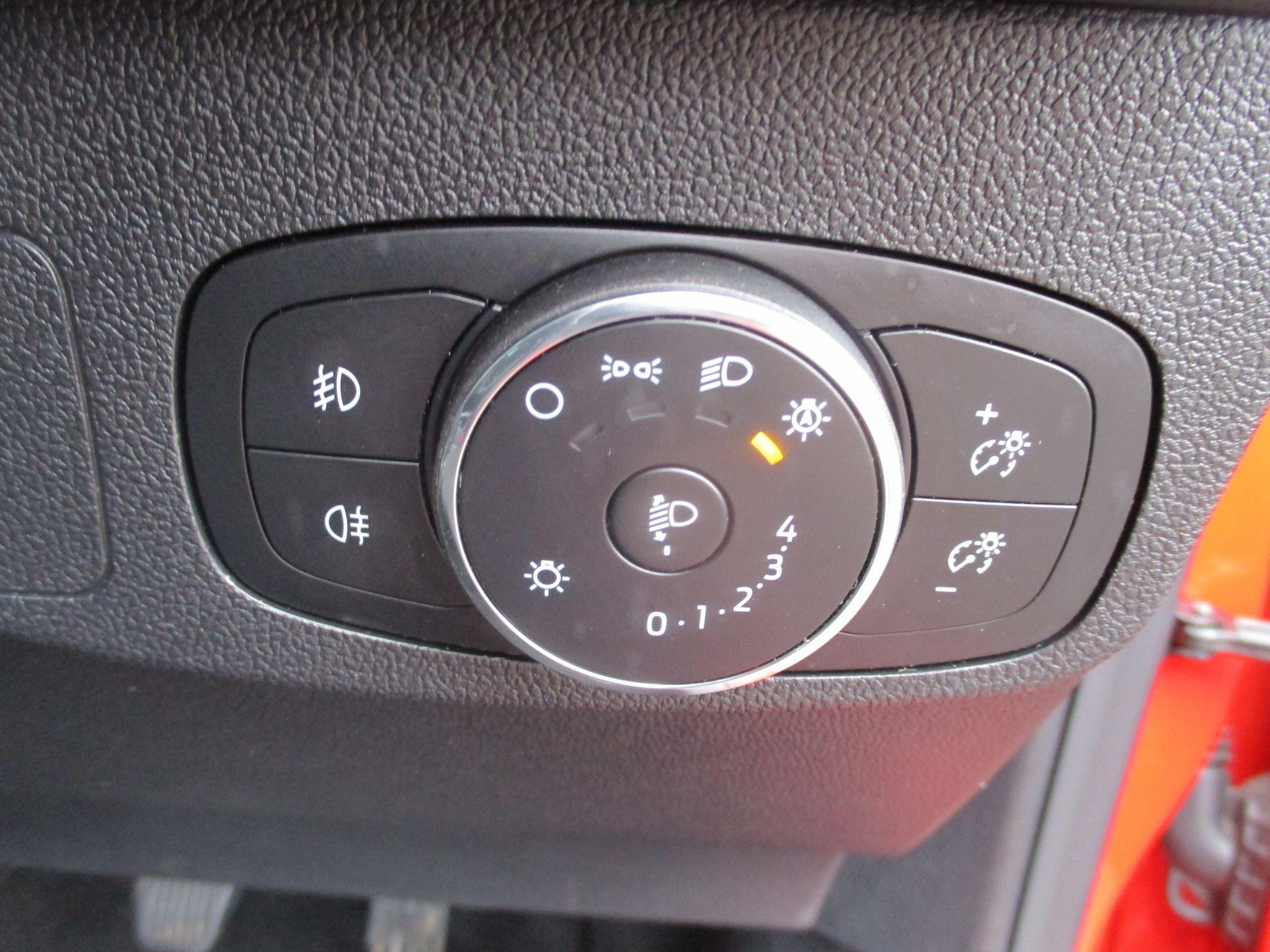 Ford Focus Image 11