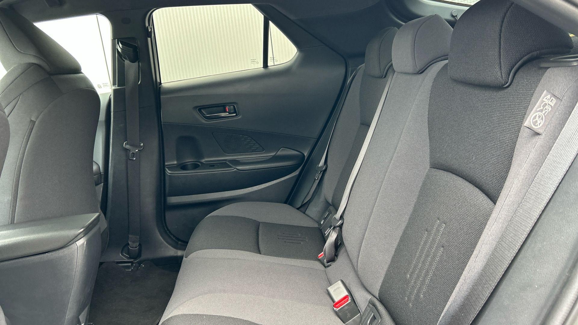 Toyota C-HR Image 19