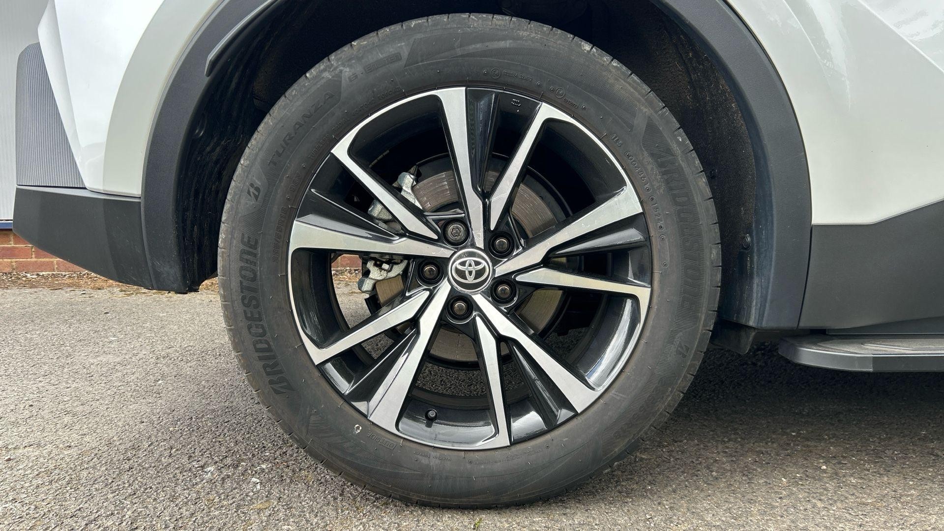 Toyota C-HR Image 21