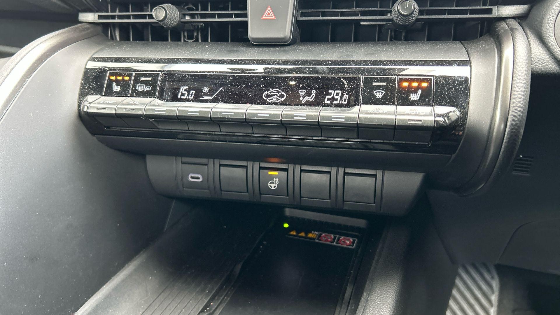 Toyota C-HR Image 34
