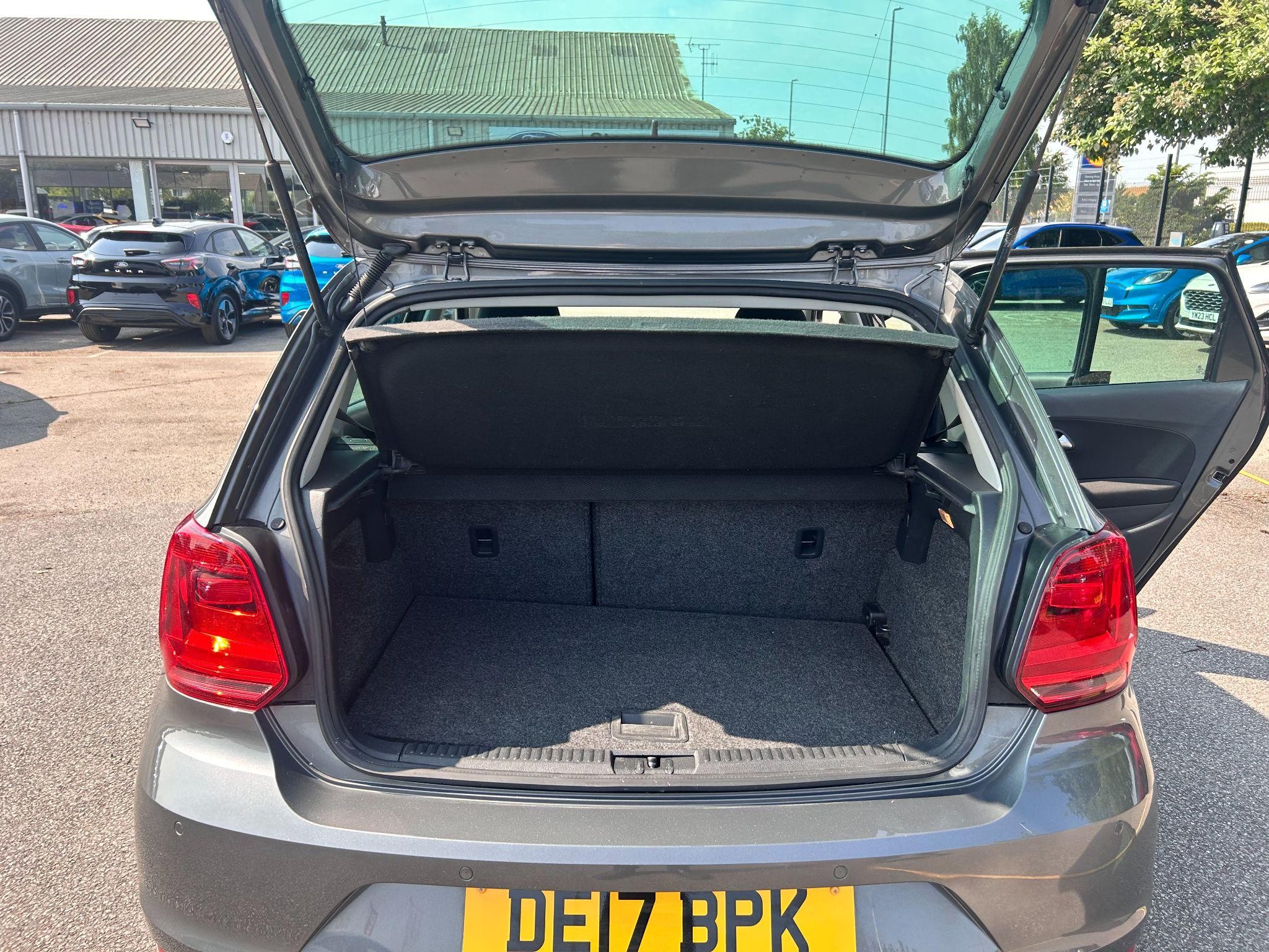 Volkswagen Polo Image 9