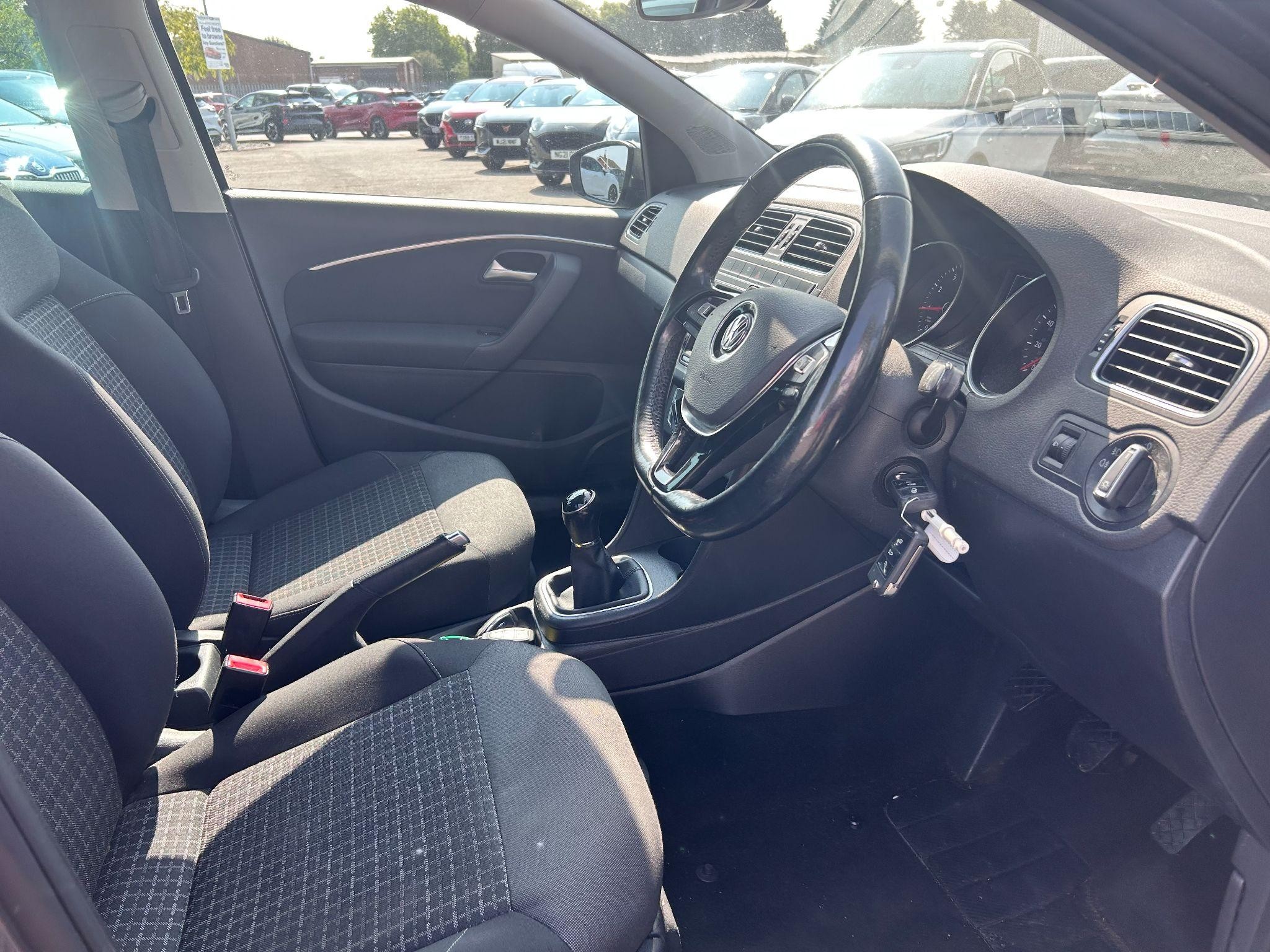 Volkswagen Polo Image 10