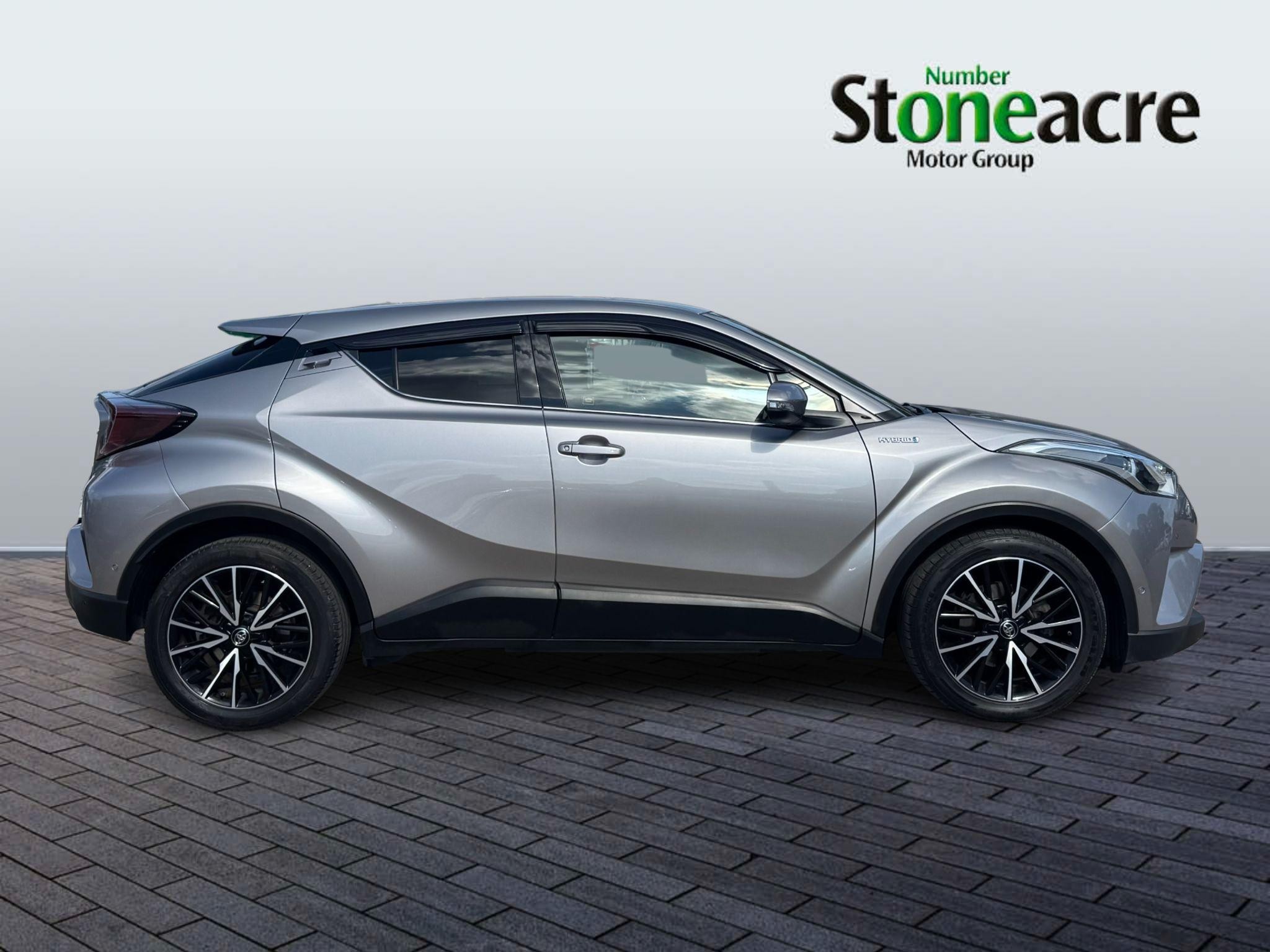 Toyota C-HR Image 2