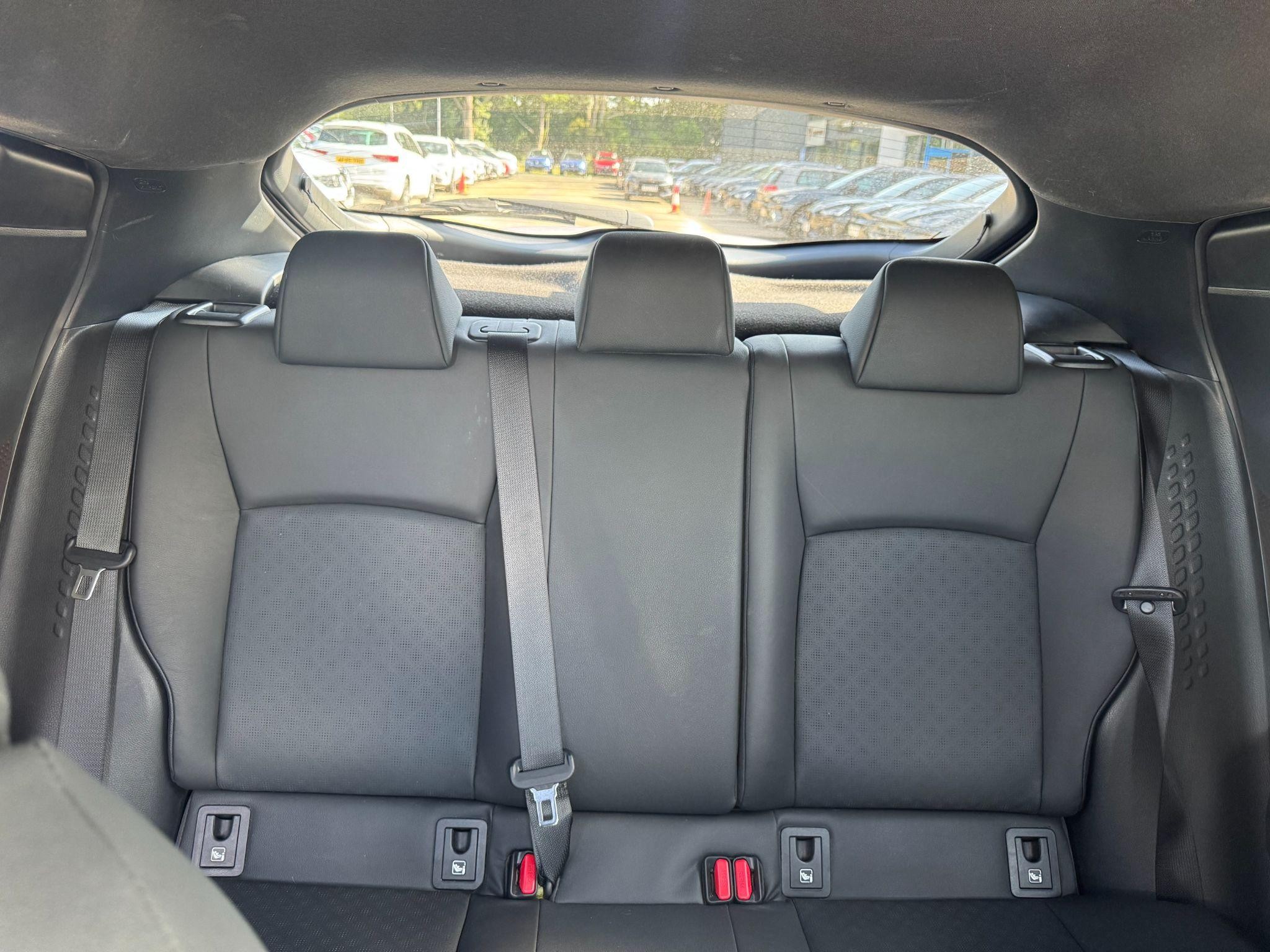 Toyota C-HR Image 19