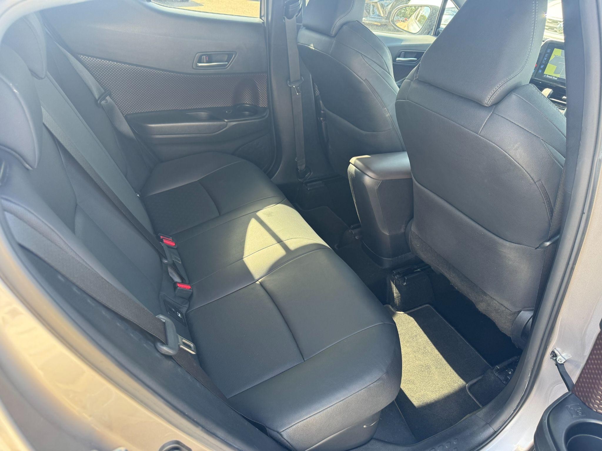 Toyota C-HR Image 20