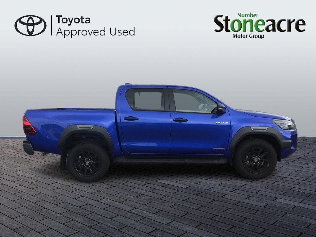 Toyota Hilux Image 4