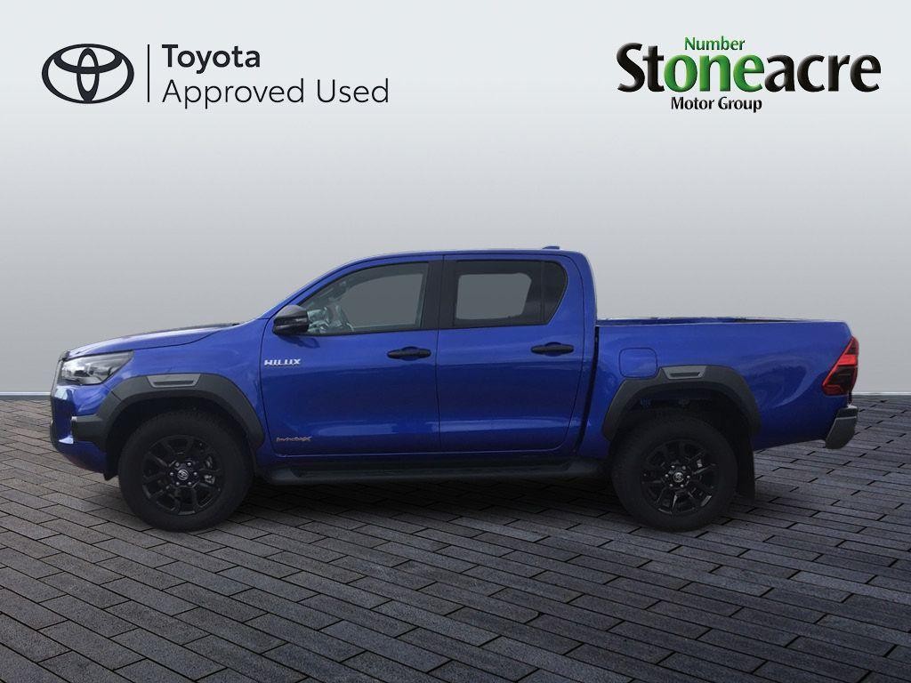 Toyota Hilux Image 8