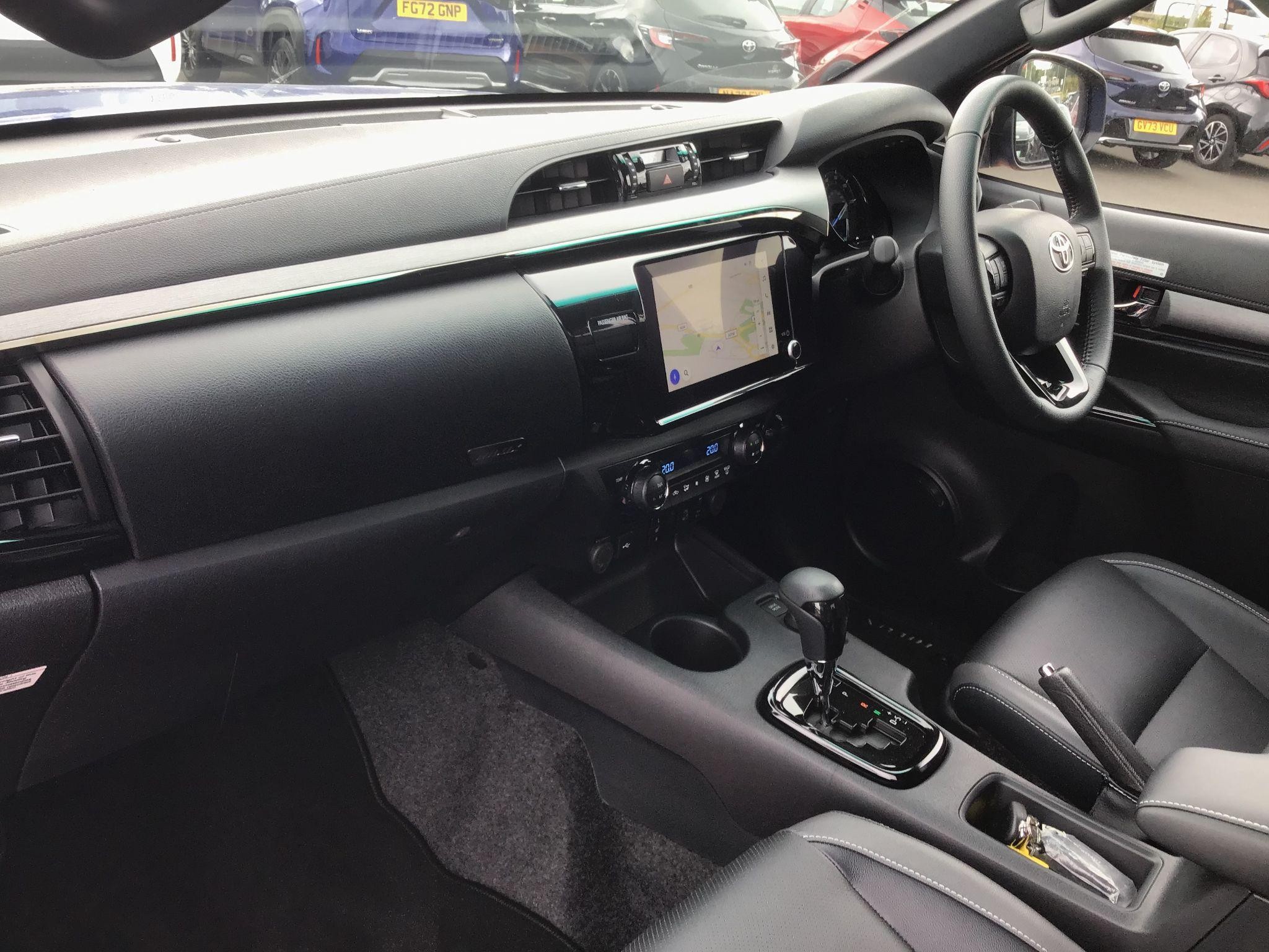 Toyota Hilux Image 13
