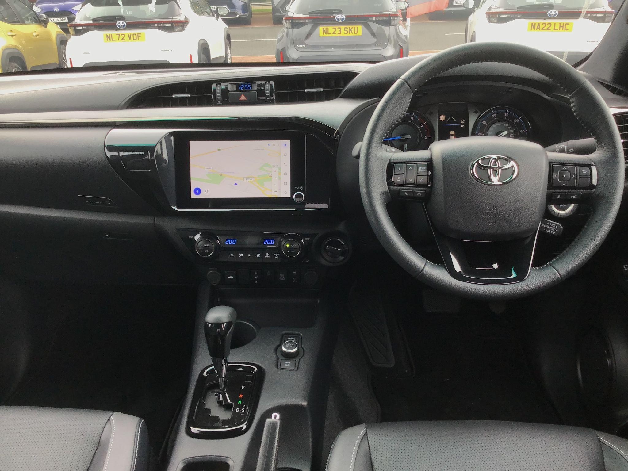 Toyota Hilux Image 14