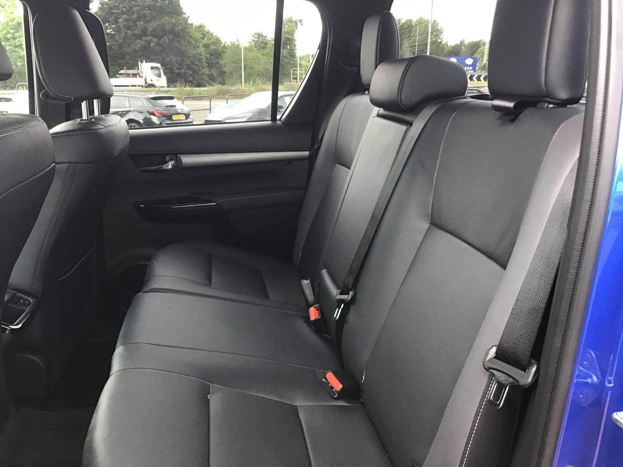 Toyota Hilux Image 21