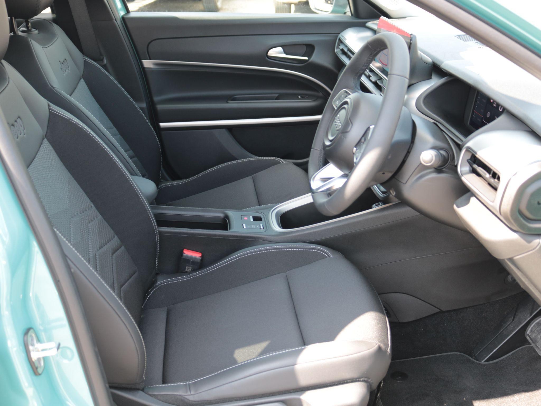 Jeep Avenger Image 12