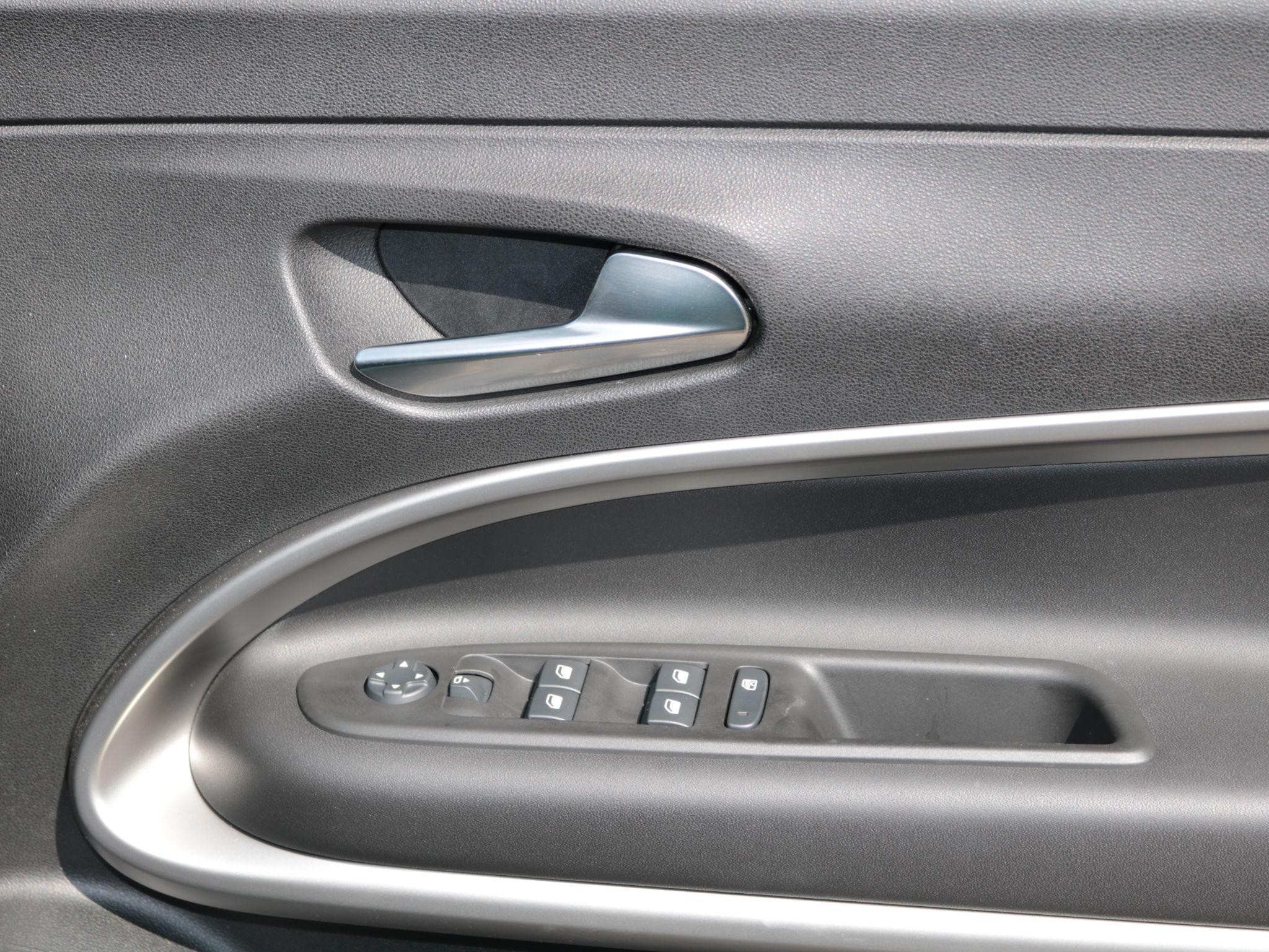 Jeep Avenger Image 25