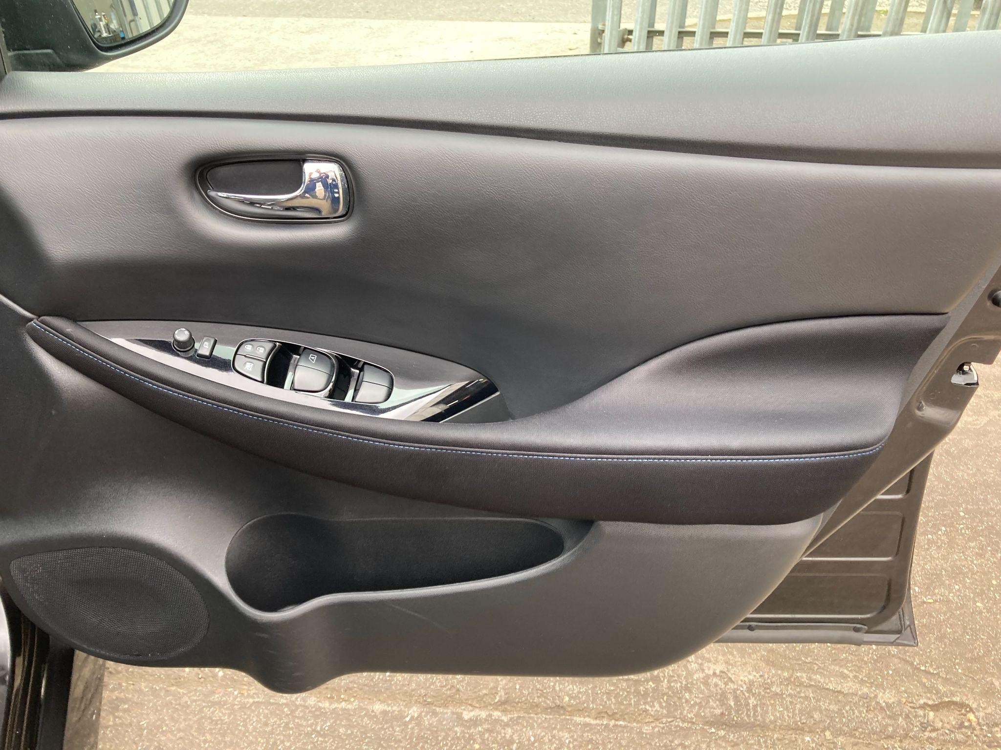 Nissan LEAF Image 16