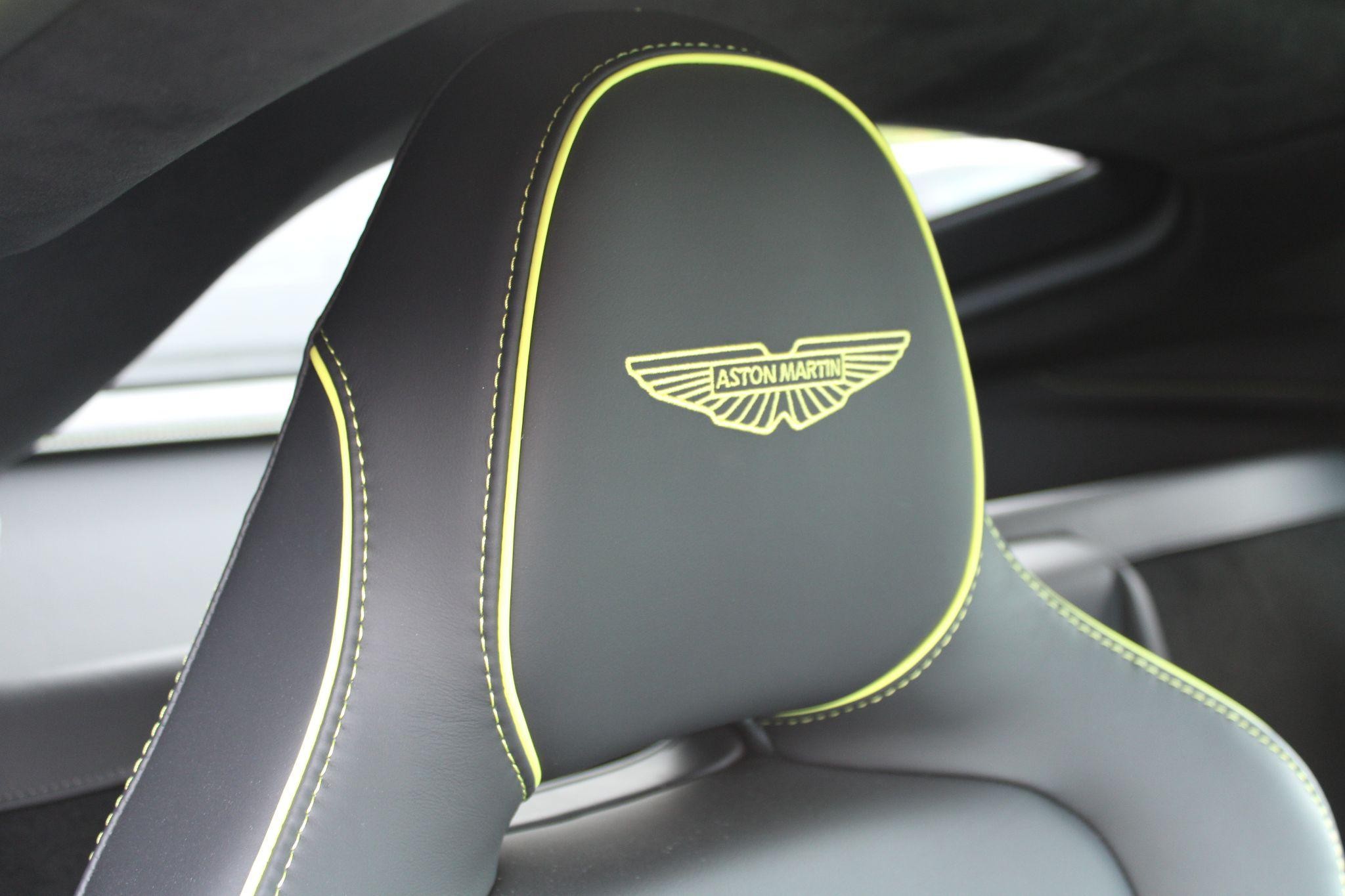Aston Martin Vantage Image 5