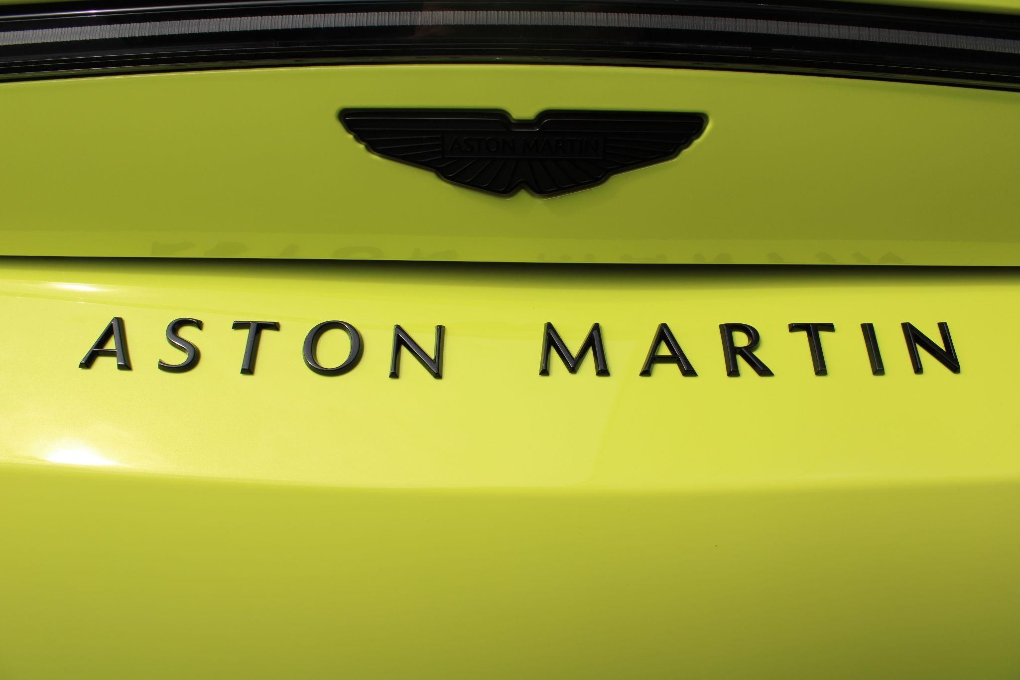 Aston Martin Vantage Image 8