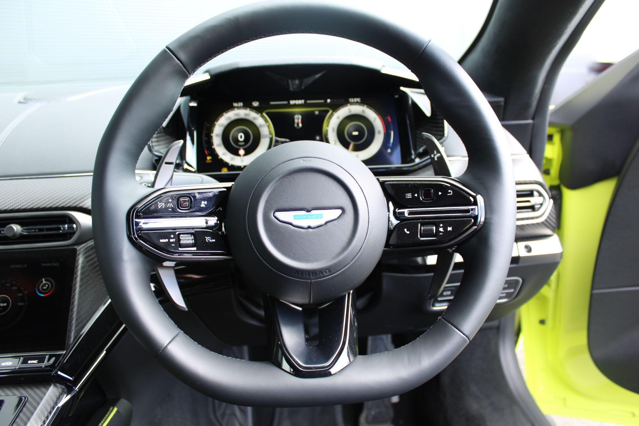 Aston Martin Vantage Image 11