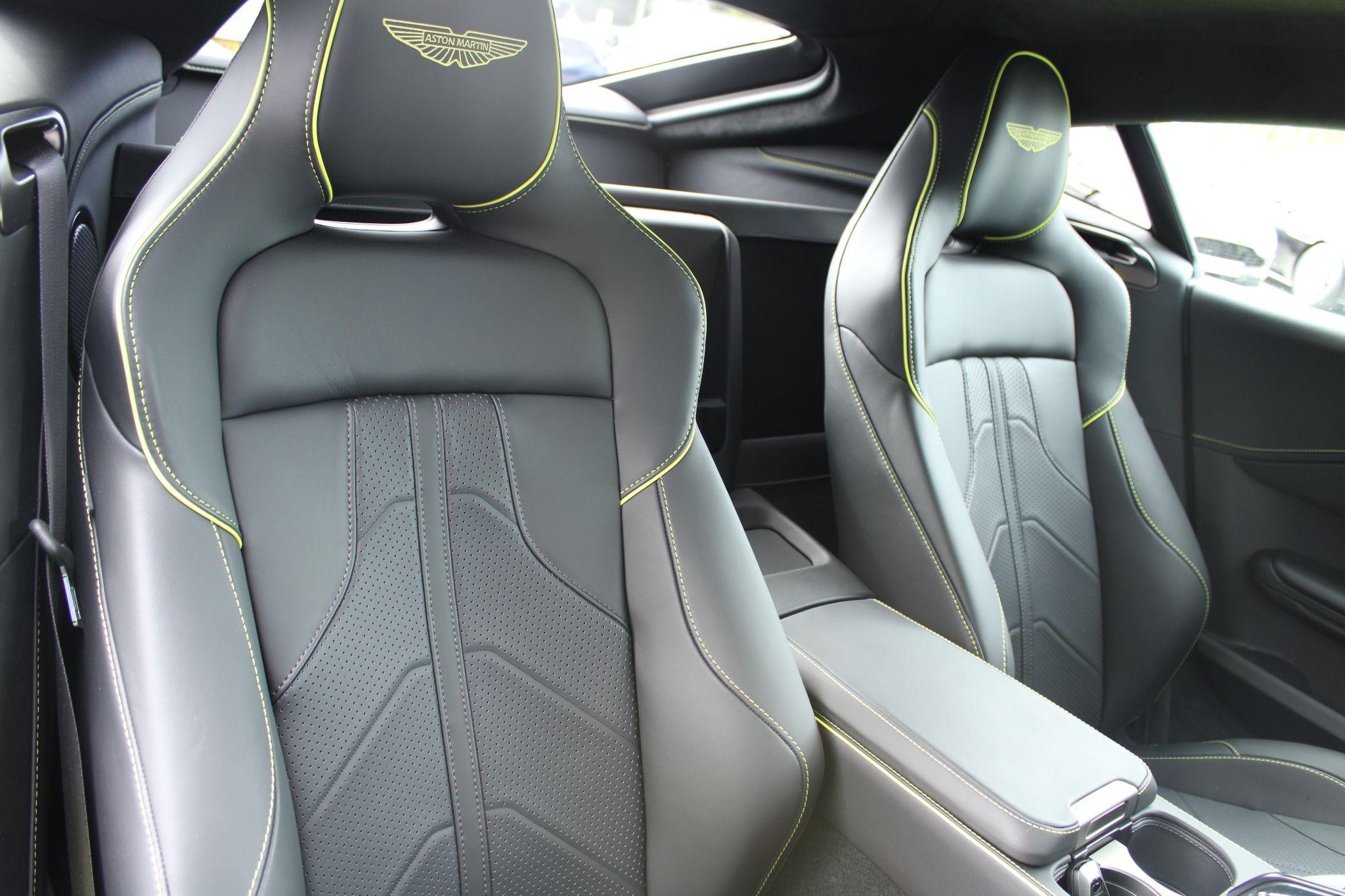 Aston Martin Vantage Image 12